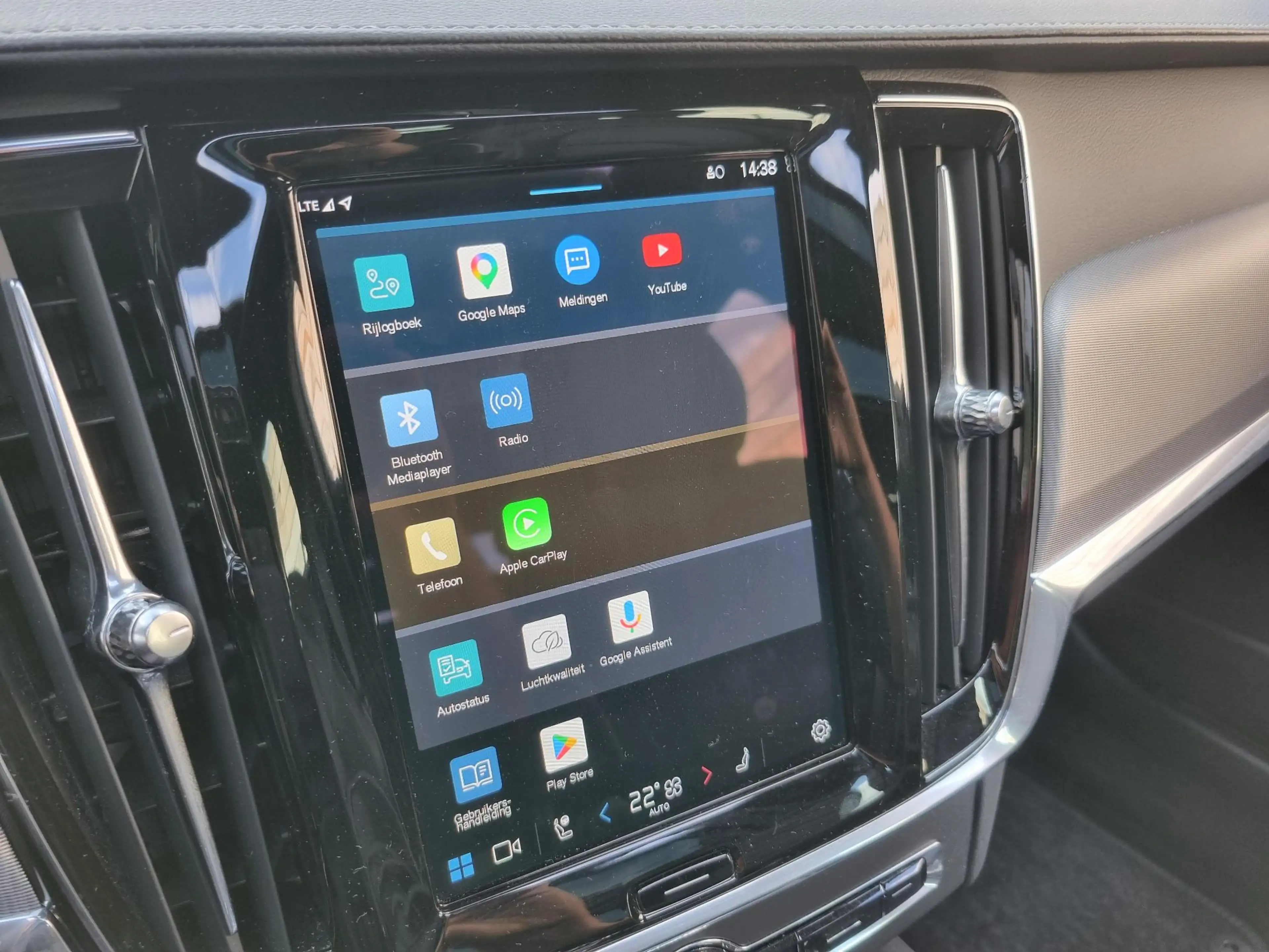 Volvo V90 2.0 T6 Plug-in hybrid AWD Ultra Dark LEER / PANORA — photo 15