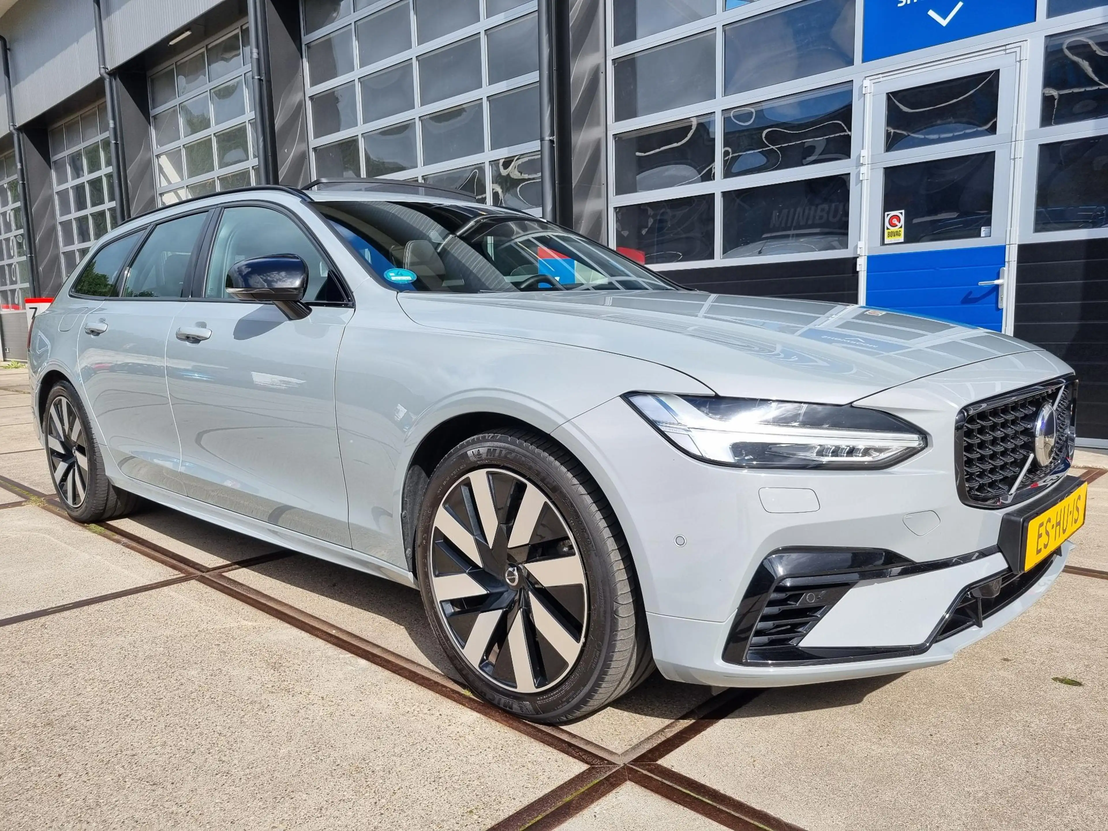 Volvo V90 2.0 T6 Plug-in hybrid AWD Ultra Dark LEER / PANORA — photo 33