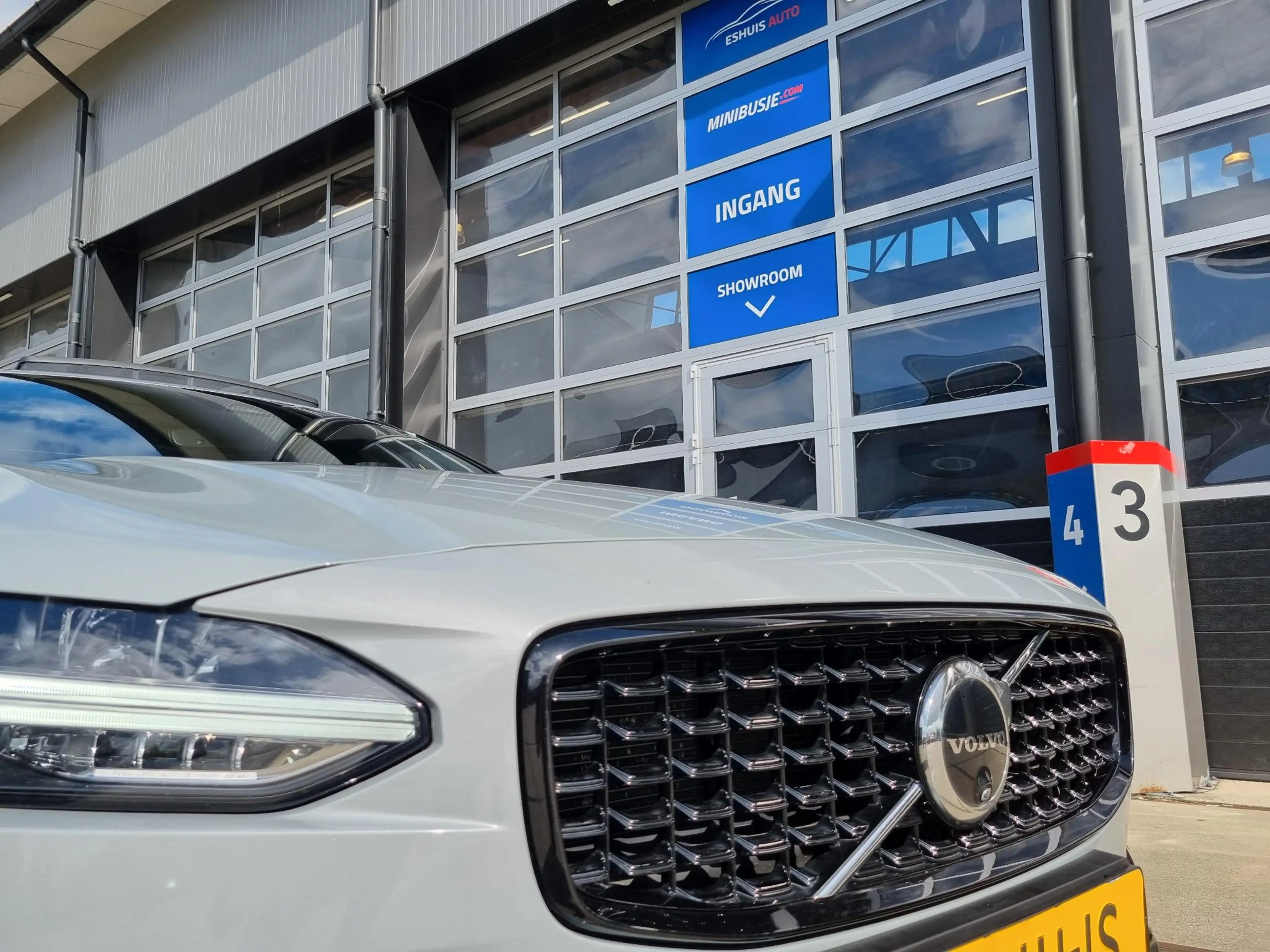 Volvo V90 2.0 T6 Plug-in hybrid AWD Ultra Dark LEER / PANORA — photo 24