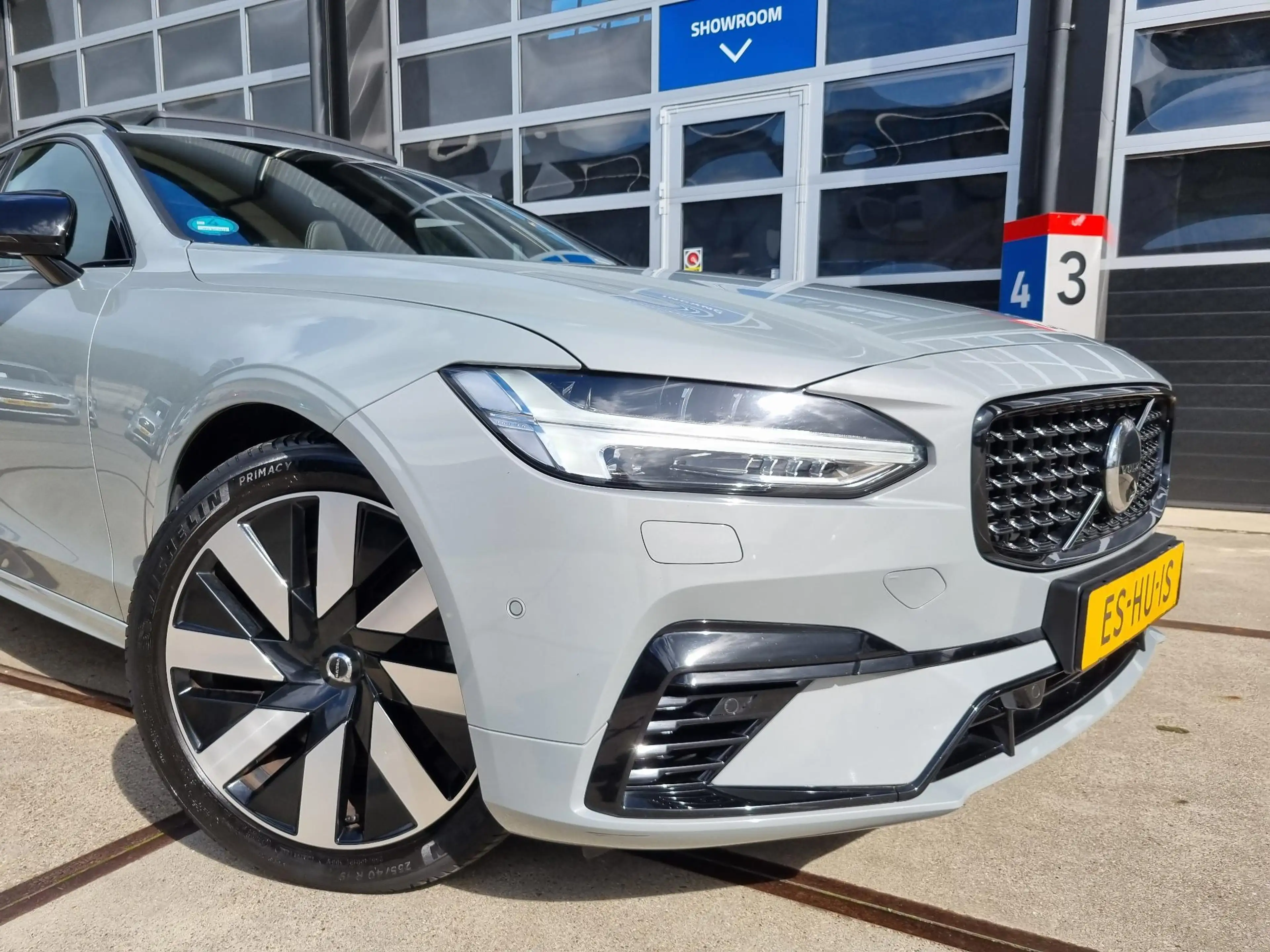 Volvo V90 2.0 T6 Plug-in hybrid AWD Ultra Dark LEER / PANORA — photo 25