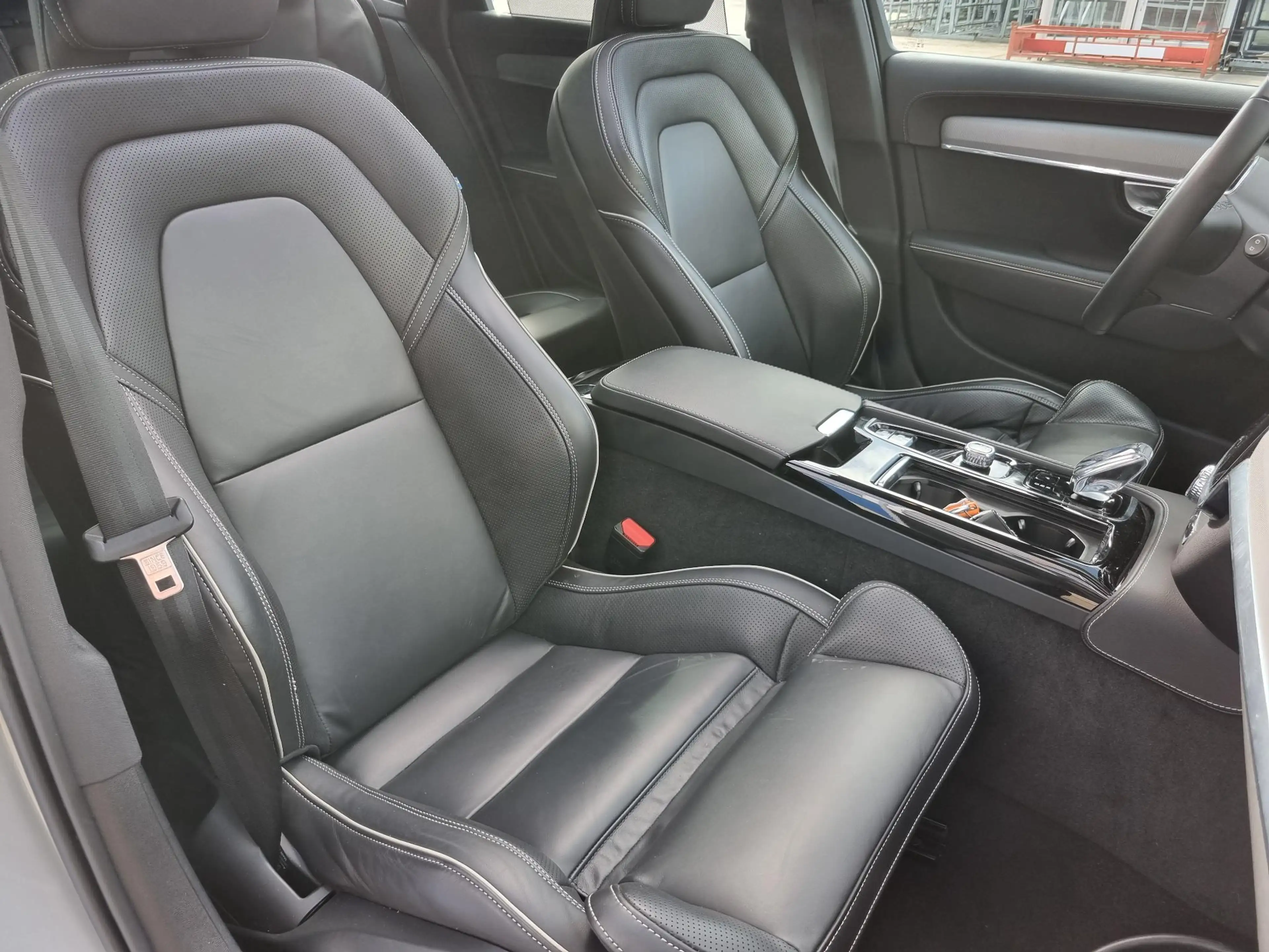 Volvo V90 2.0 T6 Plug-in hybrid AWD Ultra Dark LEER / PANORA — photo 8