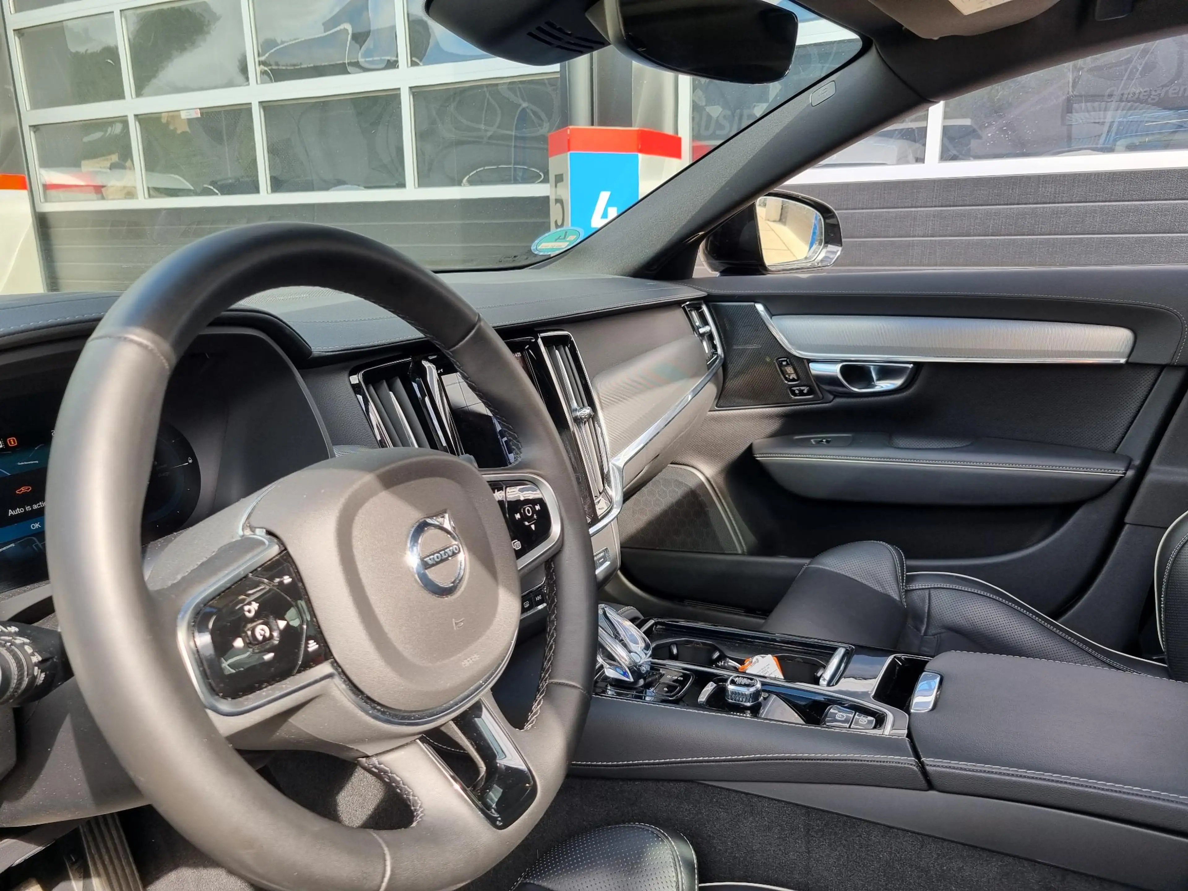 Volvo V90 2.0 T6 Plug-in hybrid AWD Ultra Dark LEER / PANORA — photo 5