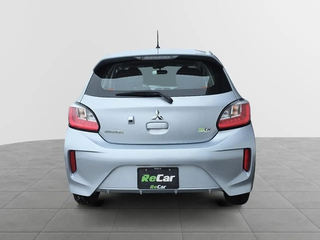 Mitsubishi Mirage снимка Mitsubishi Mirage