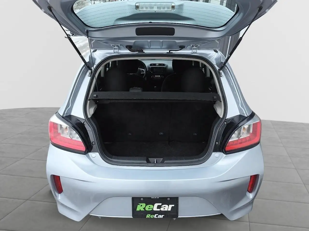 Mitsubishi Mirage снимка Mitsubishi Mirage