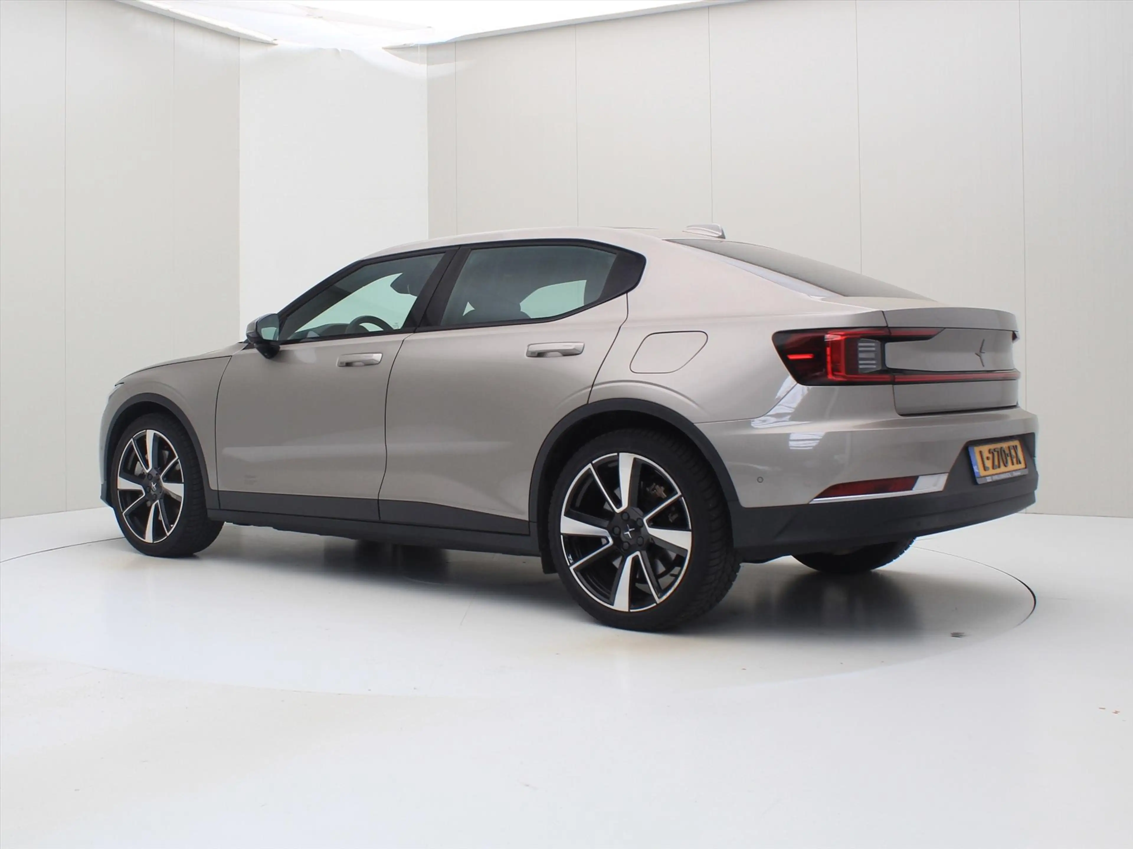 Polestar 2 Long Range Dual Motor 408PK 78kWh 92% SoH [ PILOT — photo 3