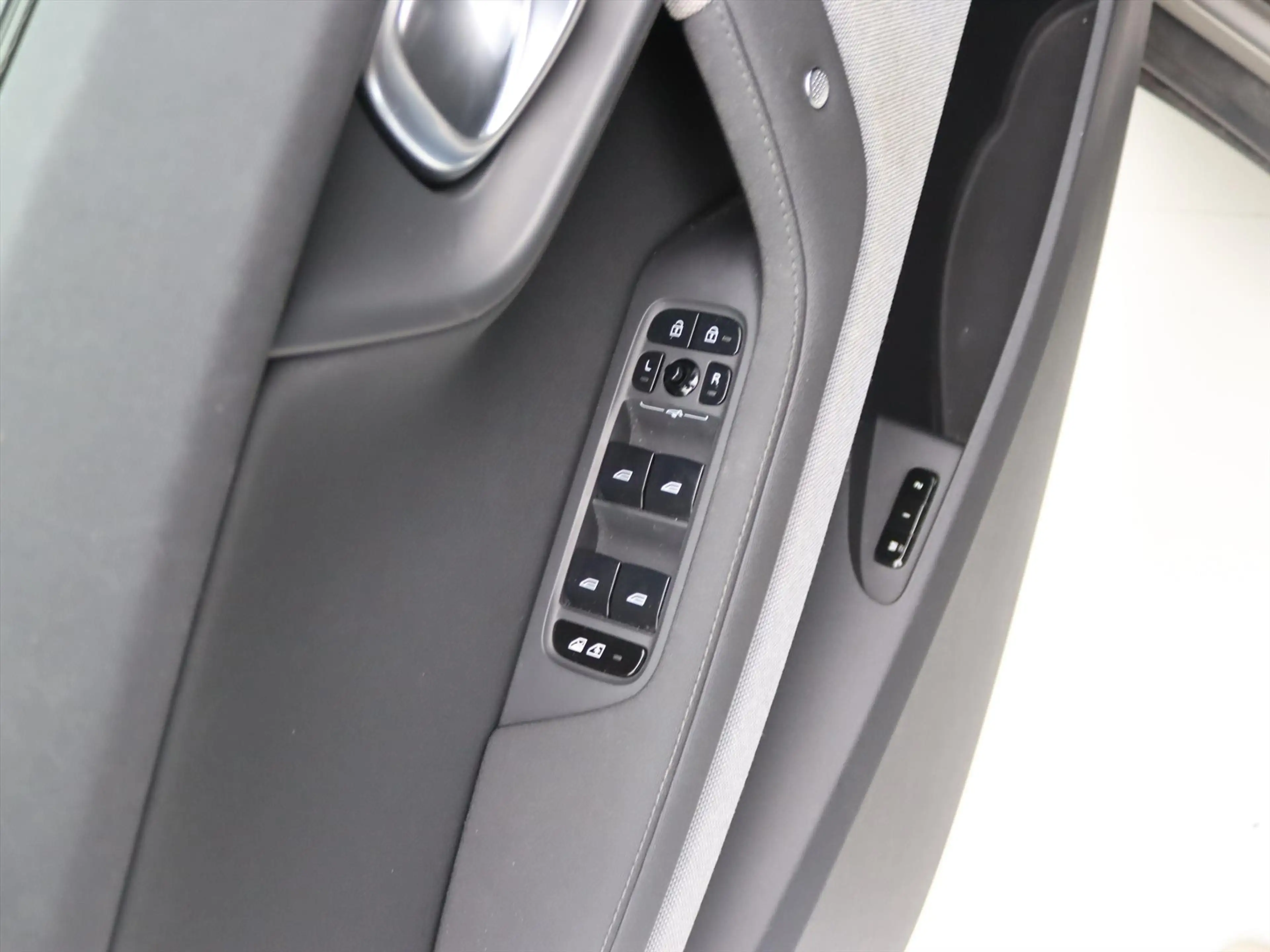 Polestar 2 Long Range Dual Motor 408PK 78kWh 92% SoH [ PILOT — photo 33