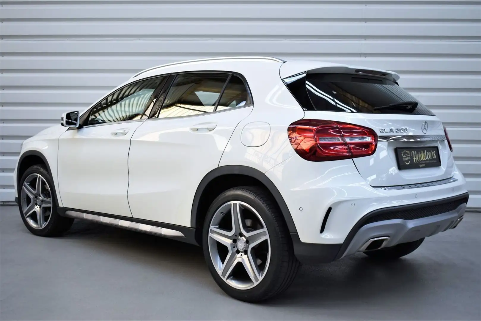 Mercedes-Benz GLA 200 AMG Line LED*NAVI*8FACH*SH*PDC Weiß - 2