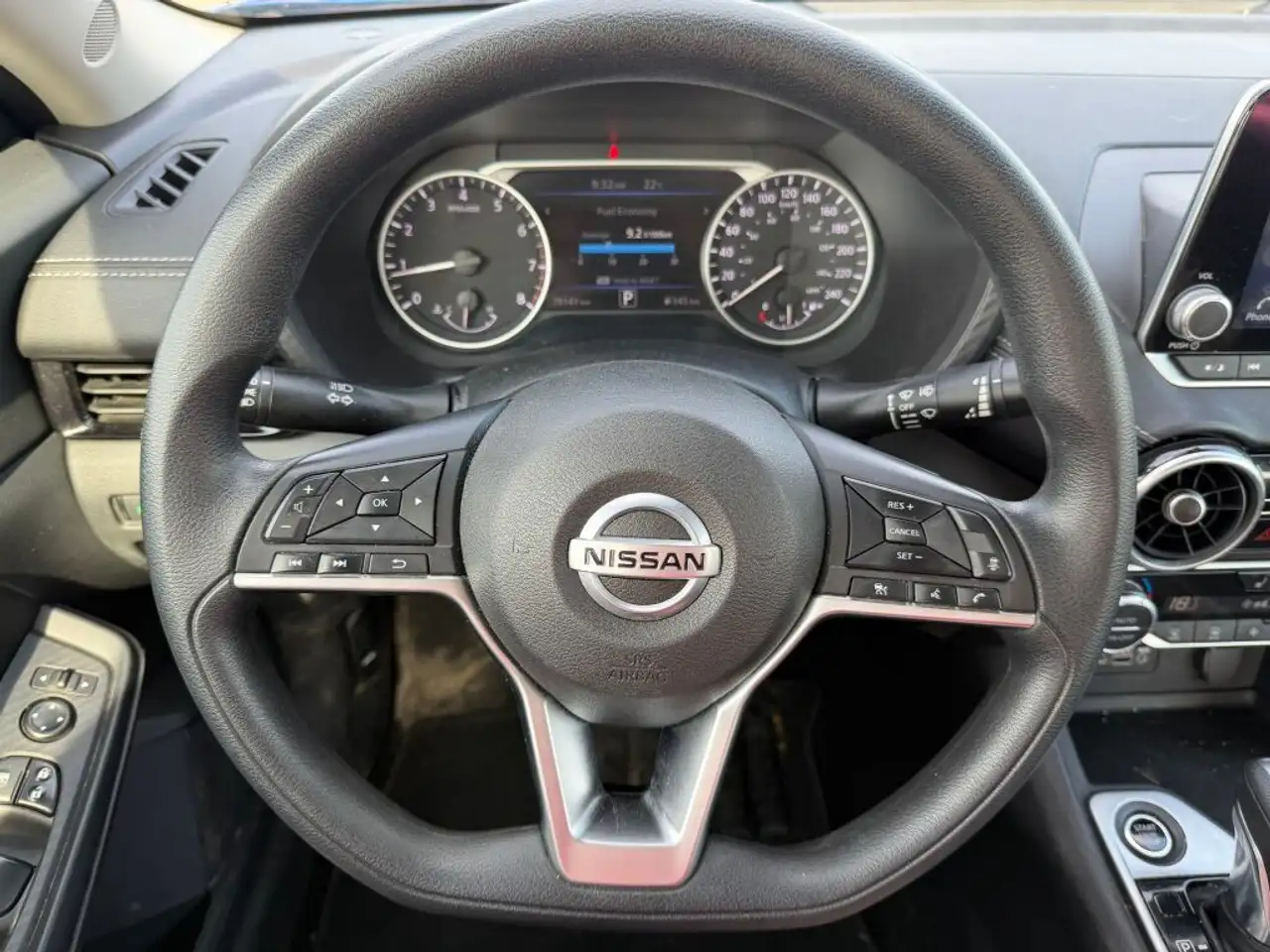 Nissan Sentra fotografie Nissan Sentra