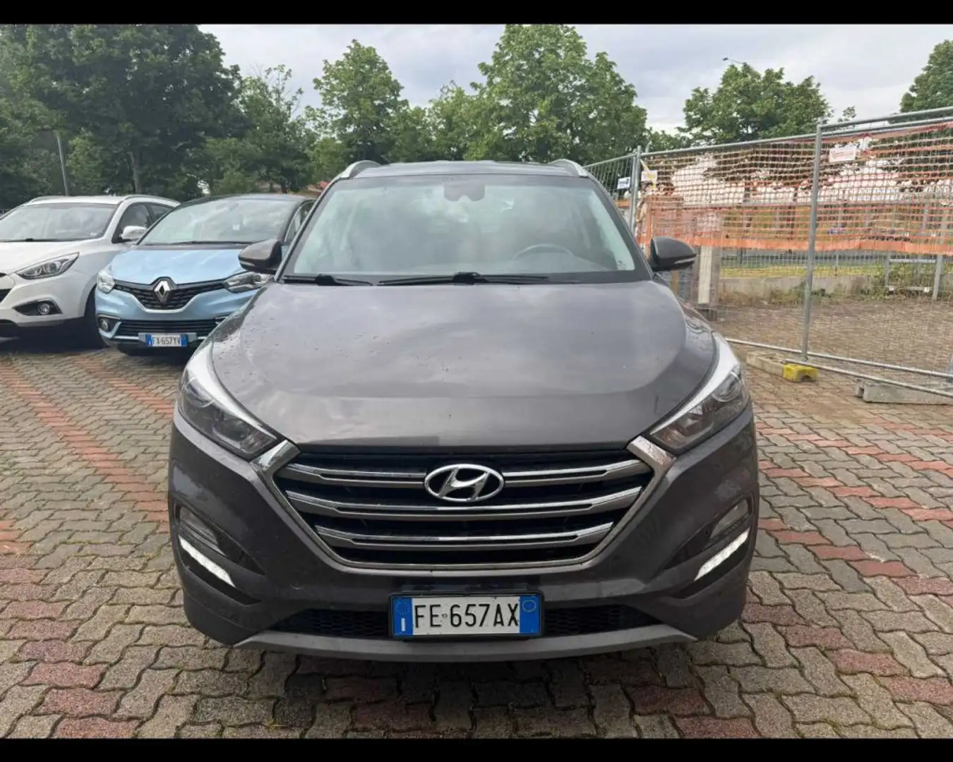 Hyundai TUCSON 1.7 CRDi Comfort - 1