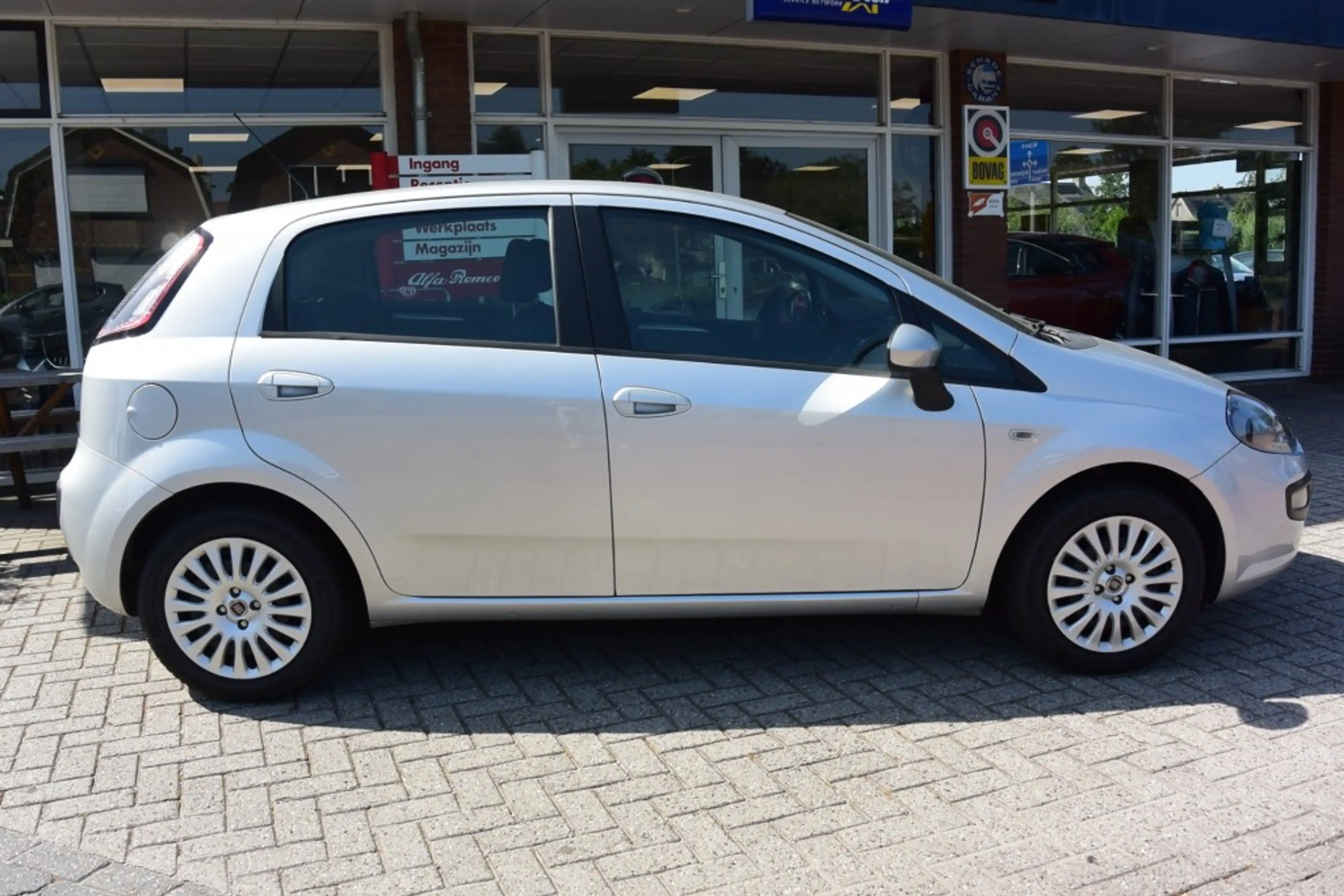 Fiat Punto 1.4 Dynamic AUTOMAAT — photo 3