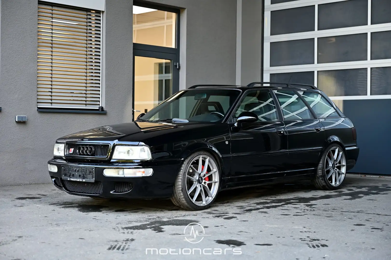 Audi RS2 Avant Чорний - 1