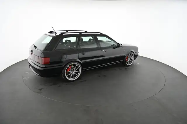Audi RS2 view 4