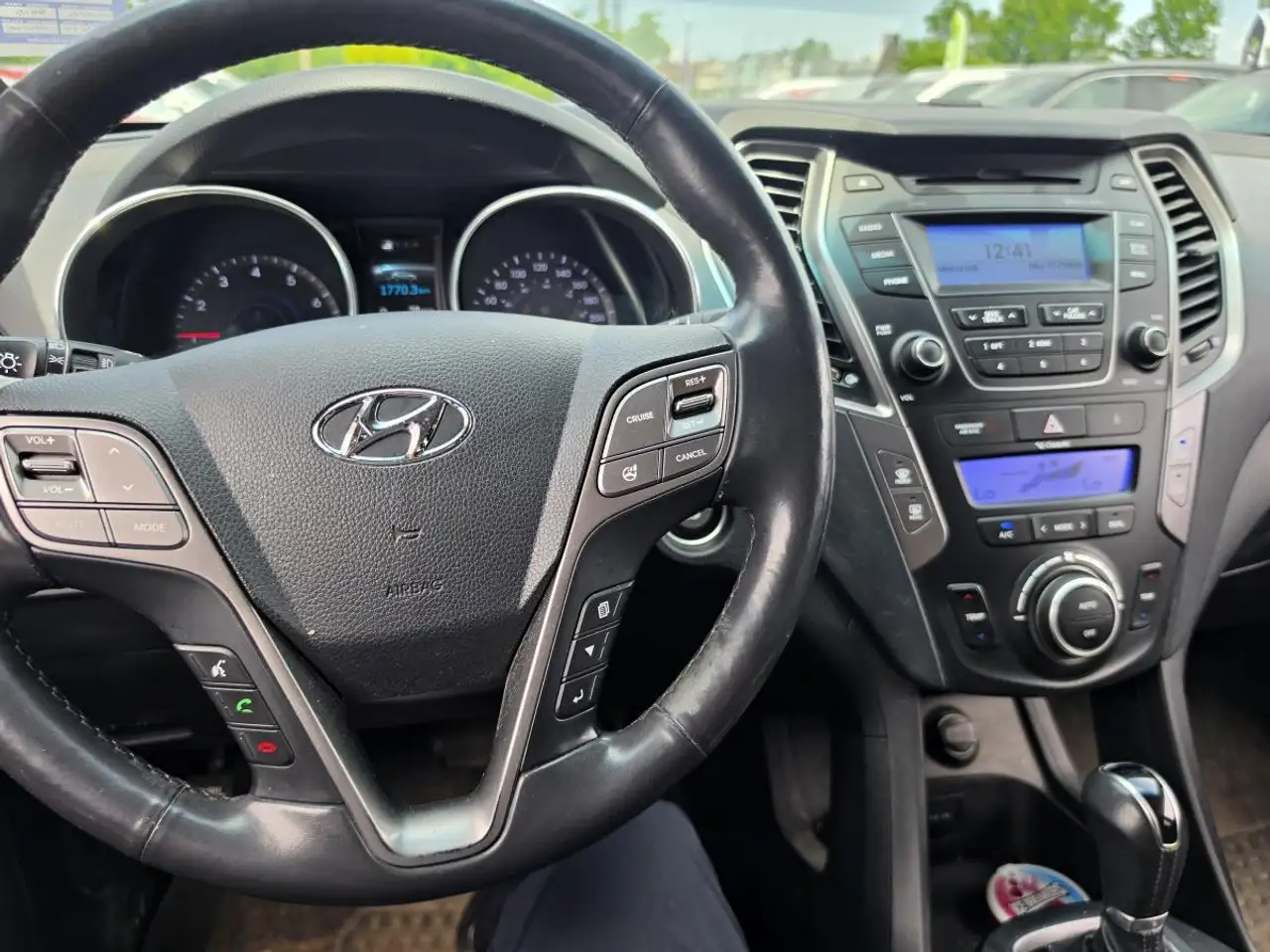 Hyundai SANTA FE photo Hyundai SANTA FE