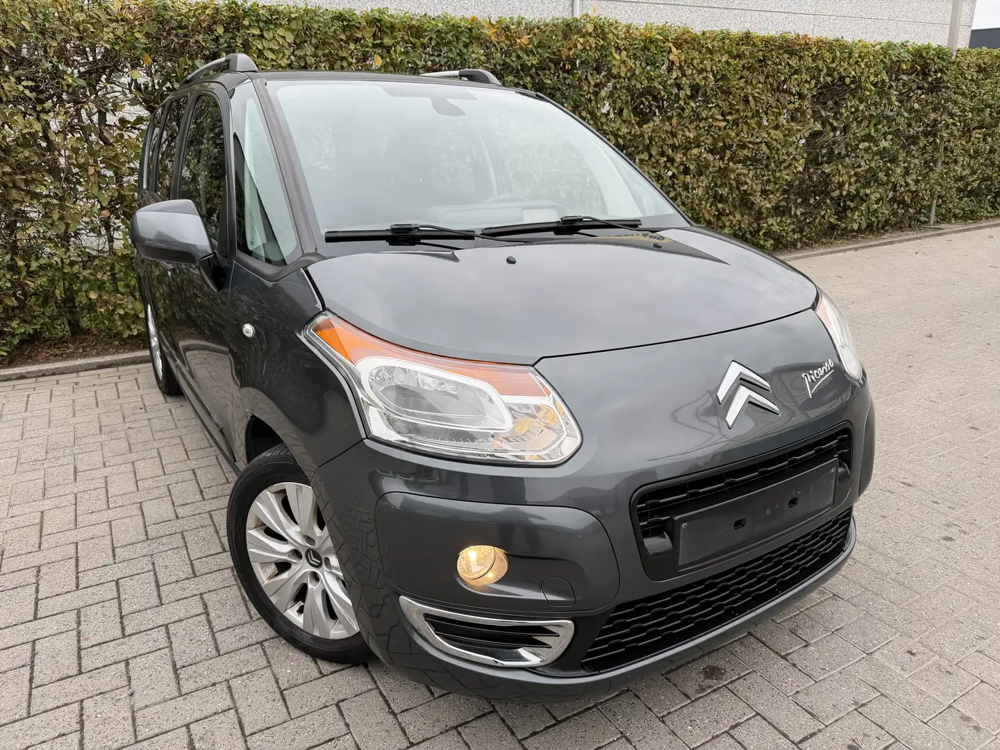 Citroen C3 Picasso 1.6 HDi Exclusive Grijs - 2