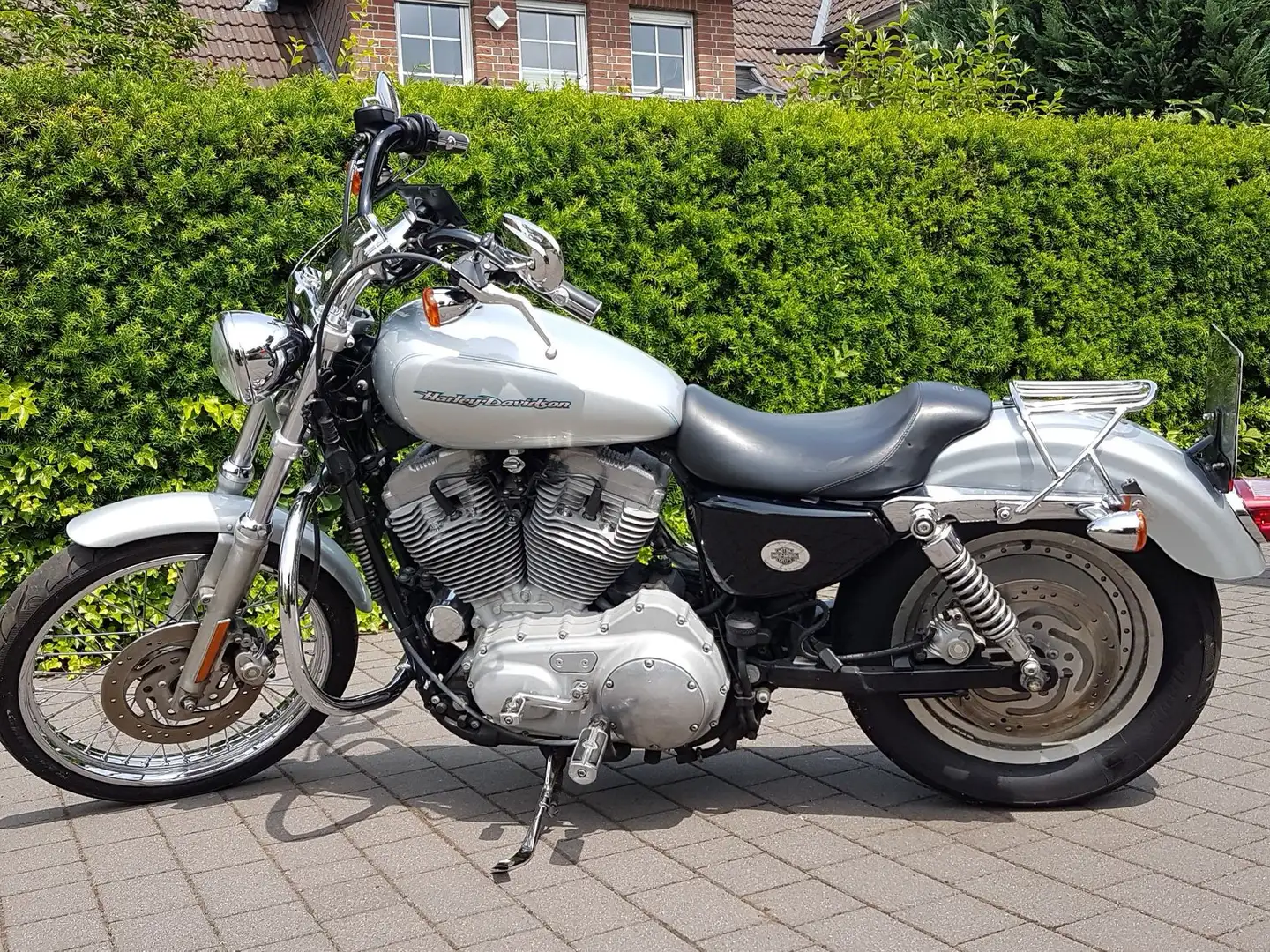 Harley-Davidson Sportster 883 Typ XL2 Srebrny - 2