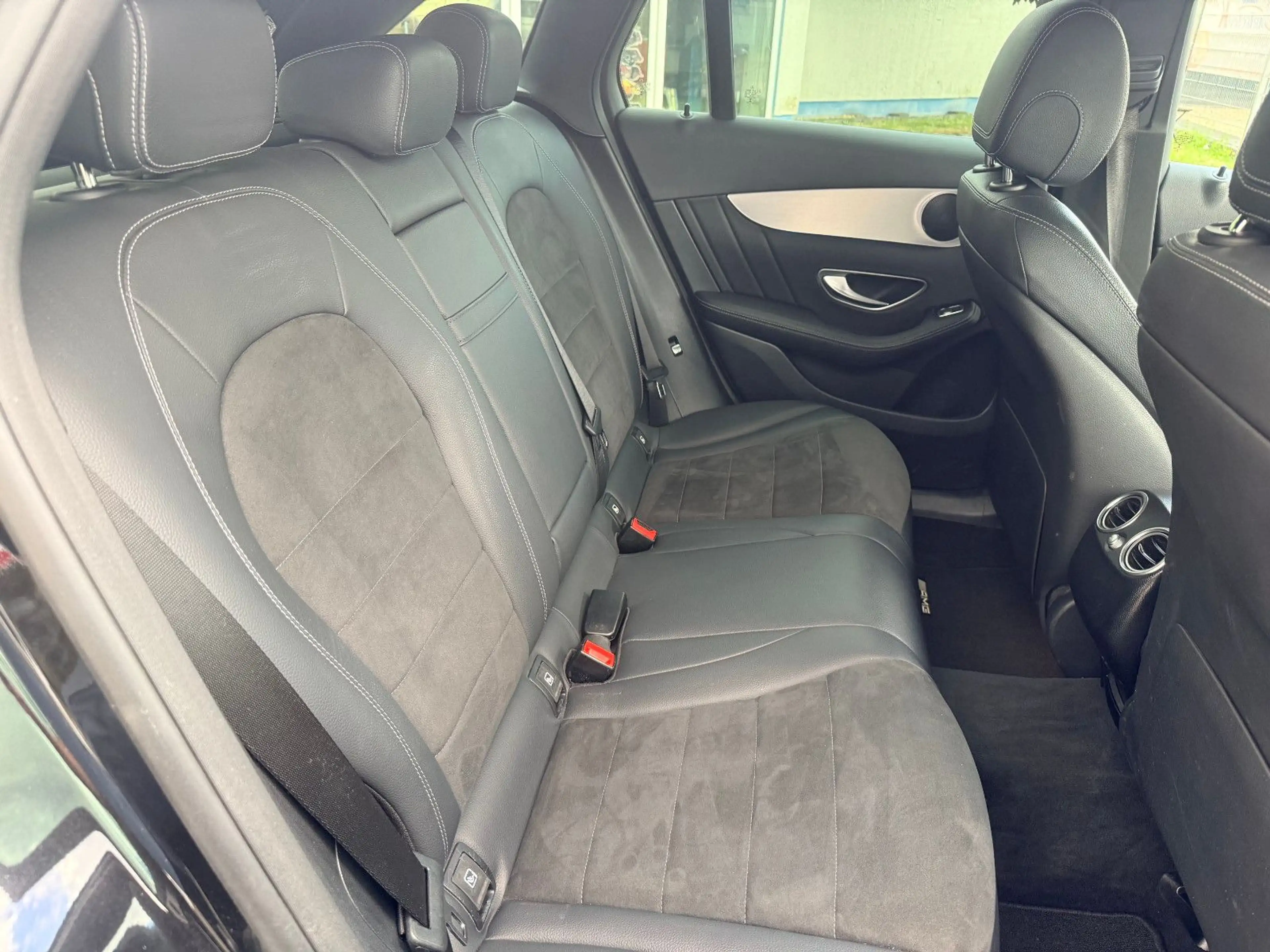 Mercedes-Benz GLC 350 AMG Line 4Matic — photo 8