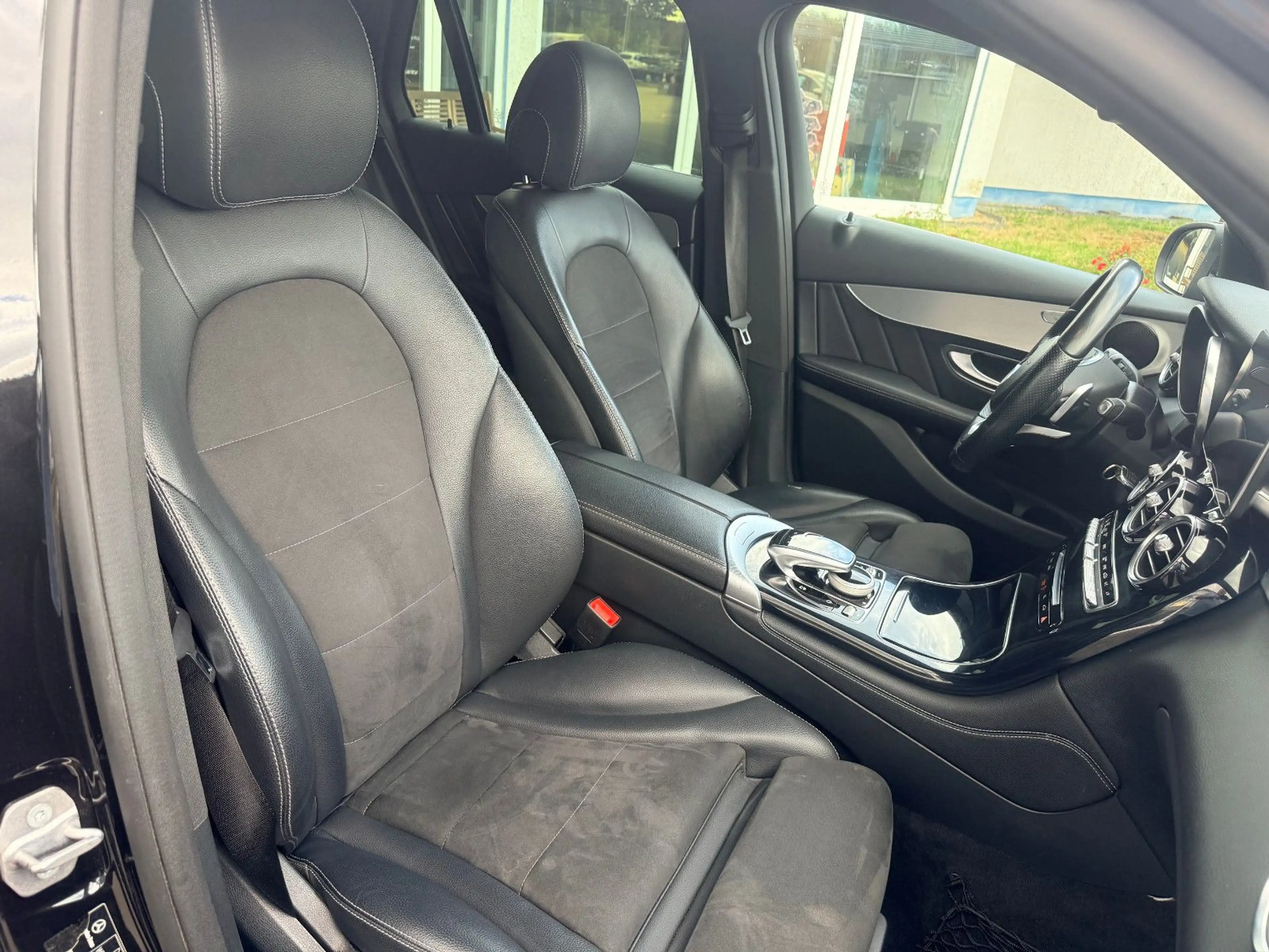 Mercedes-Benz GLC 350 AMG Line 4Matic — photo 7