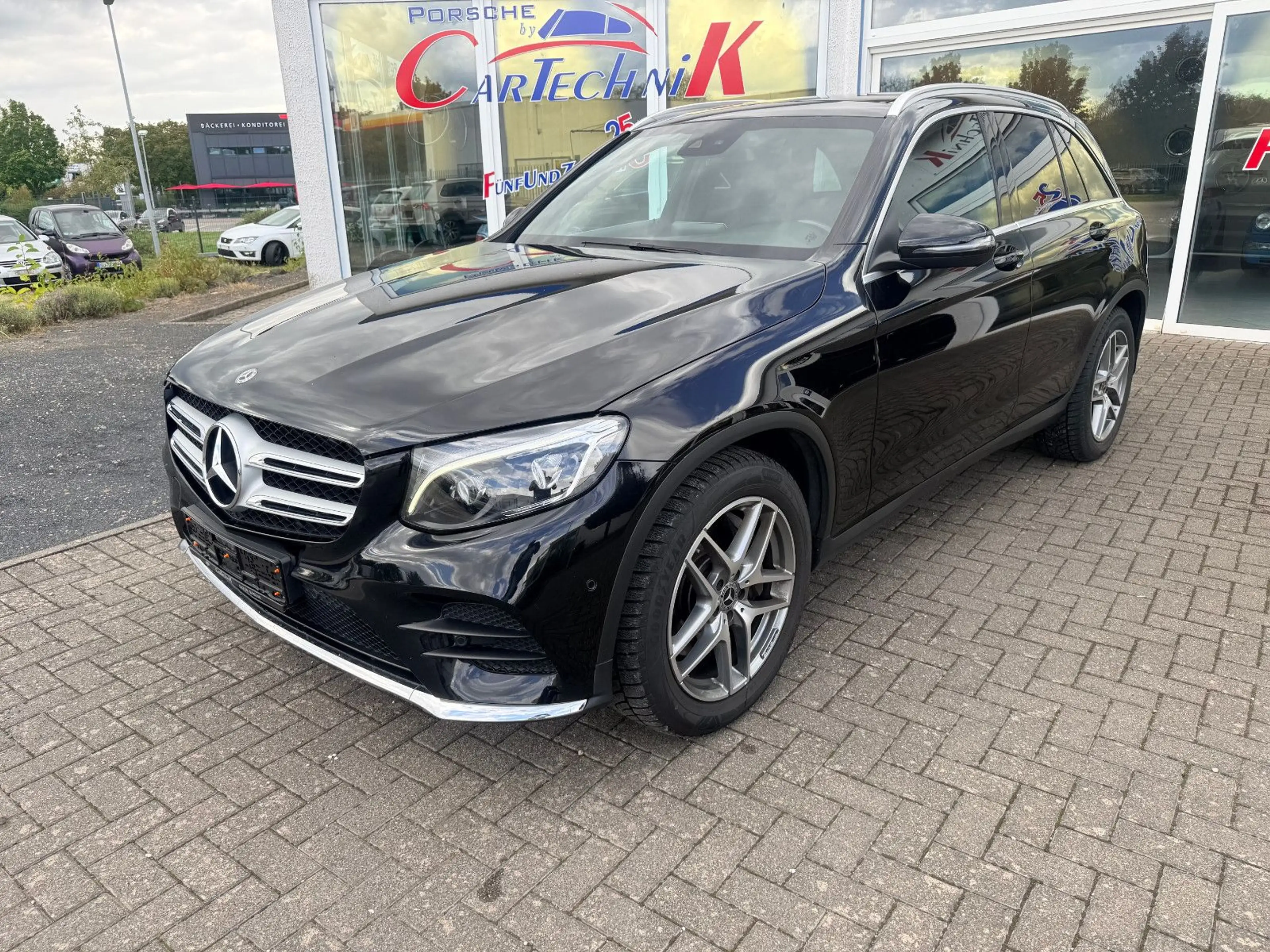 Mercedes-Benz GLC 350 AMG Line 4Matic — photo 2