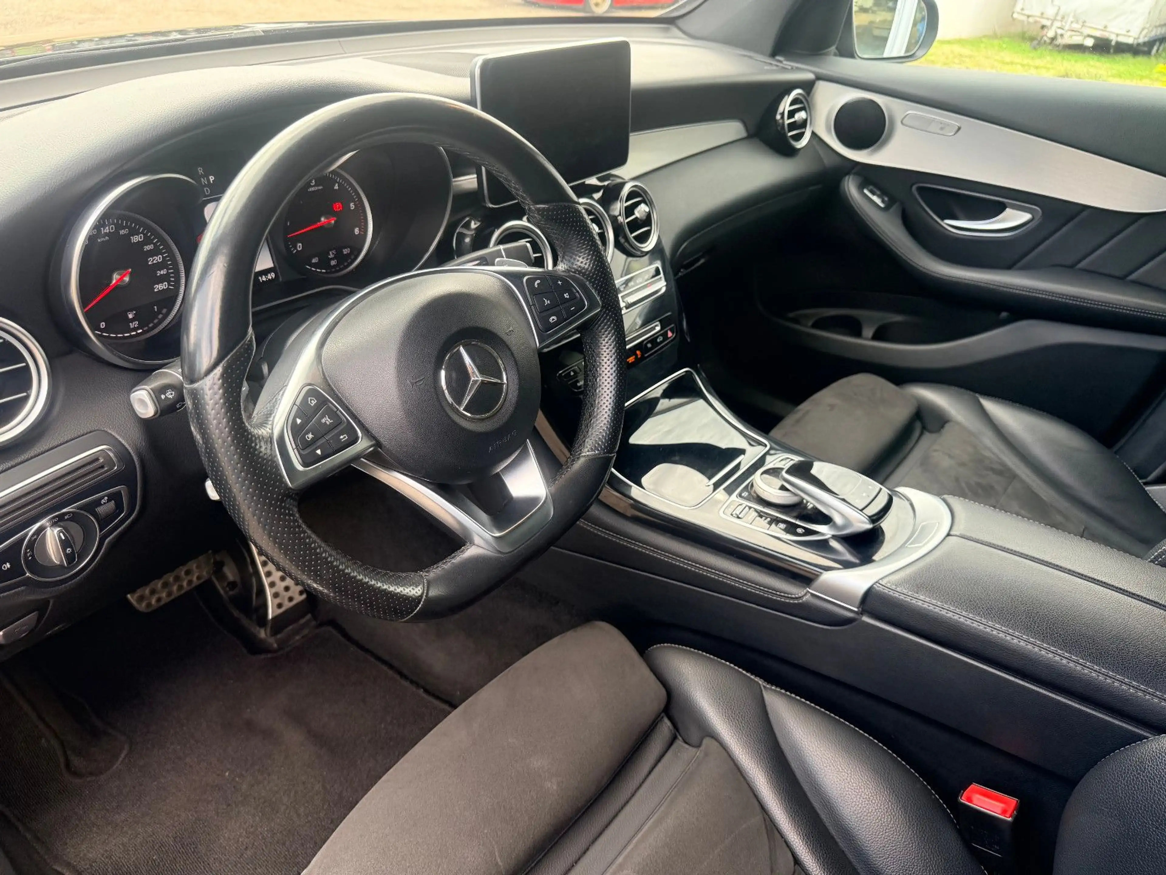 Mercedes-Benz GLC 350 AMG Line 4Matic — photo 13