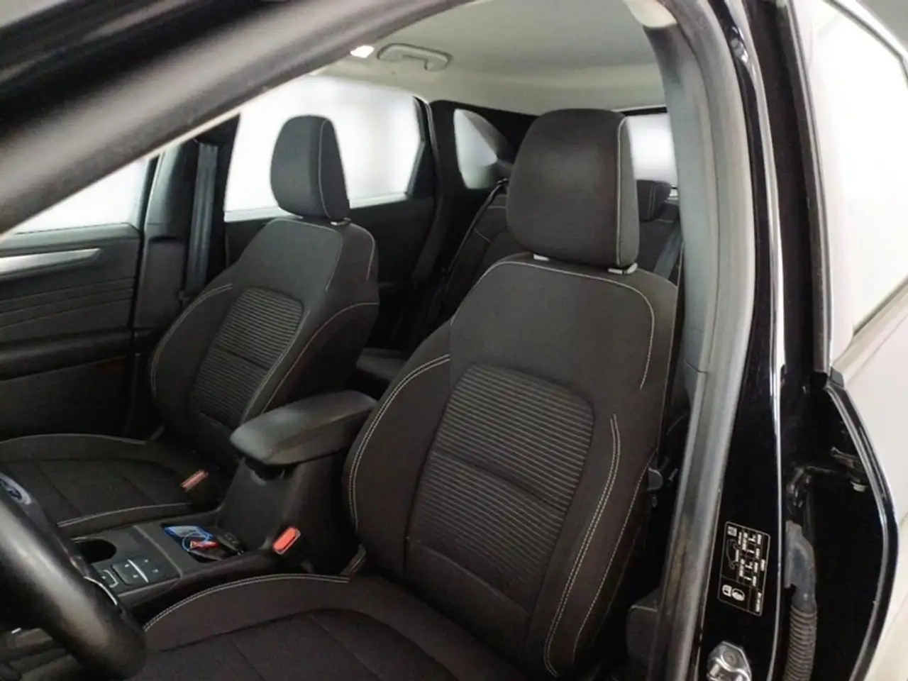 Ford Kuga 2.5 FHEV 152 CV 2WD TITANIUM BUSINESS AUTO SUV, миниатюра 9