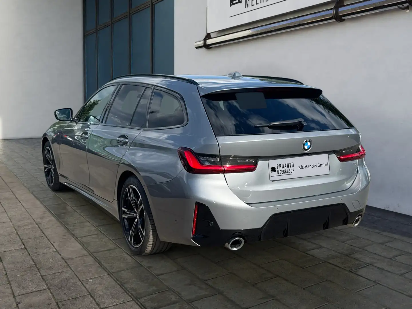 BMW 320 d xDrive M Sport AHK/MMRY/PANO/ADAPTLED/HIFI Grigio - 2