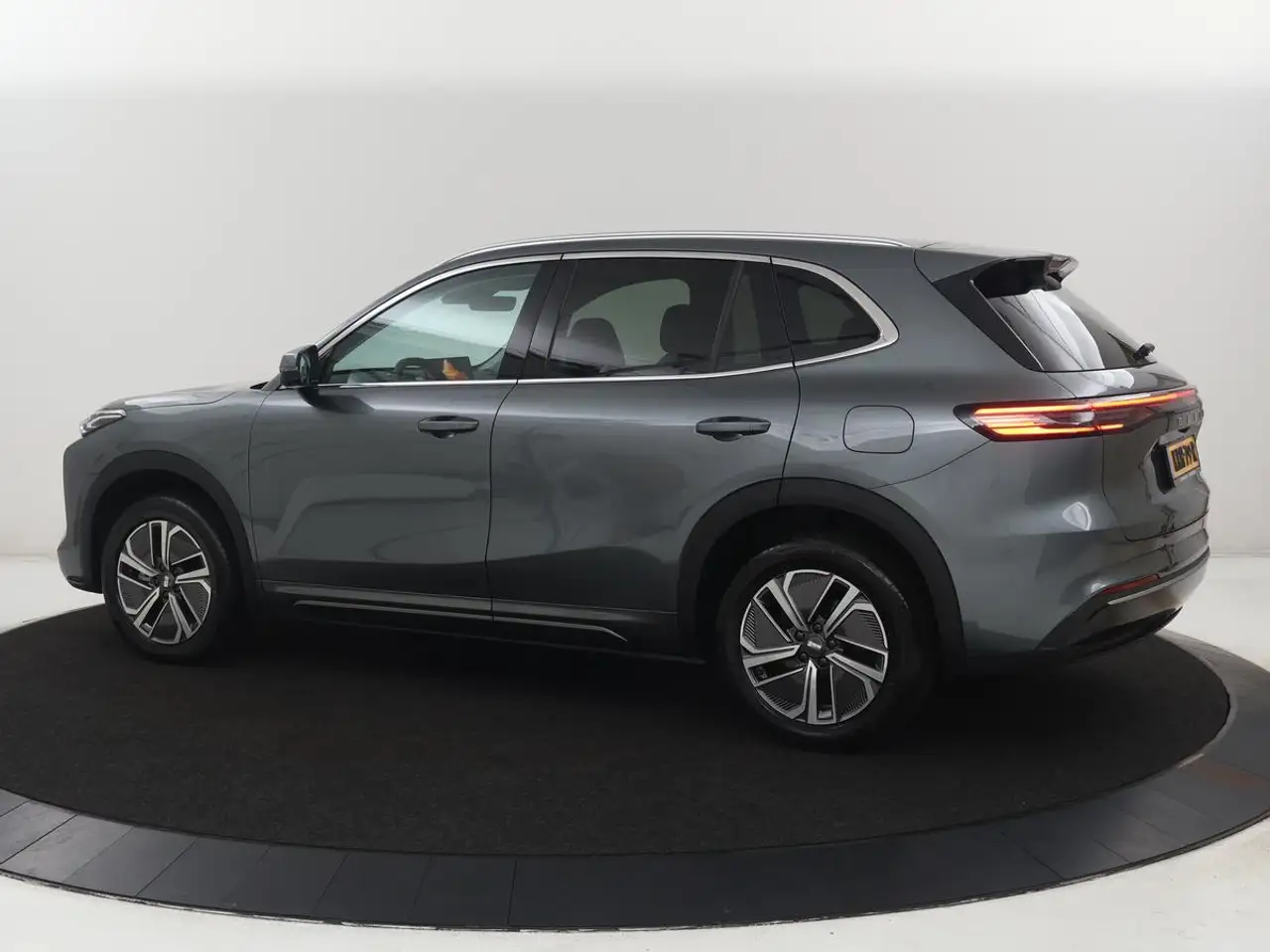 Geely Starray EM-i 2026