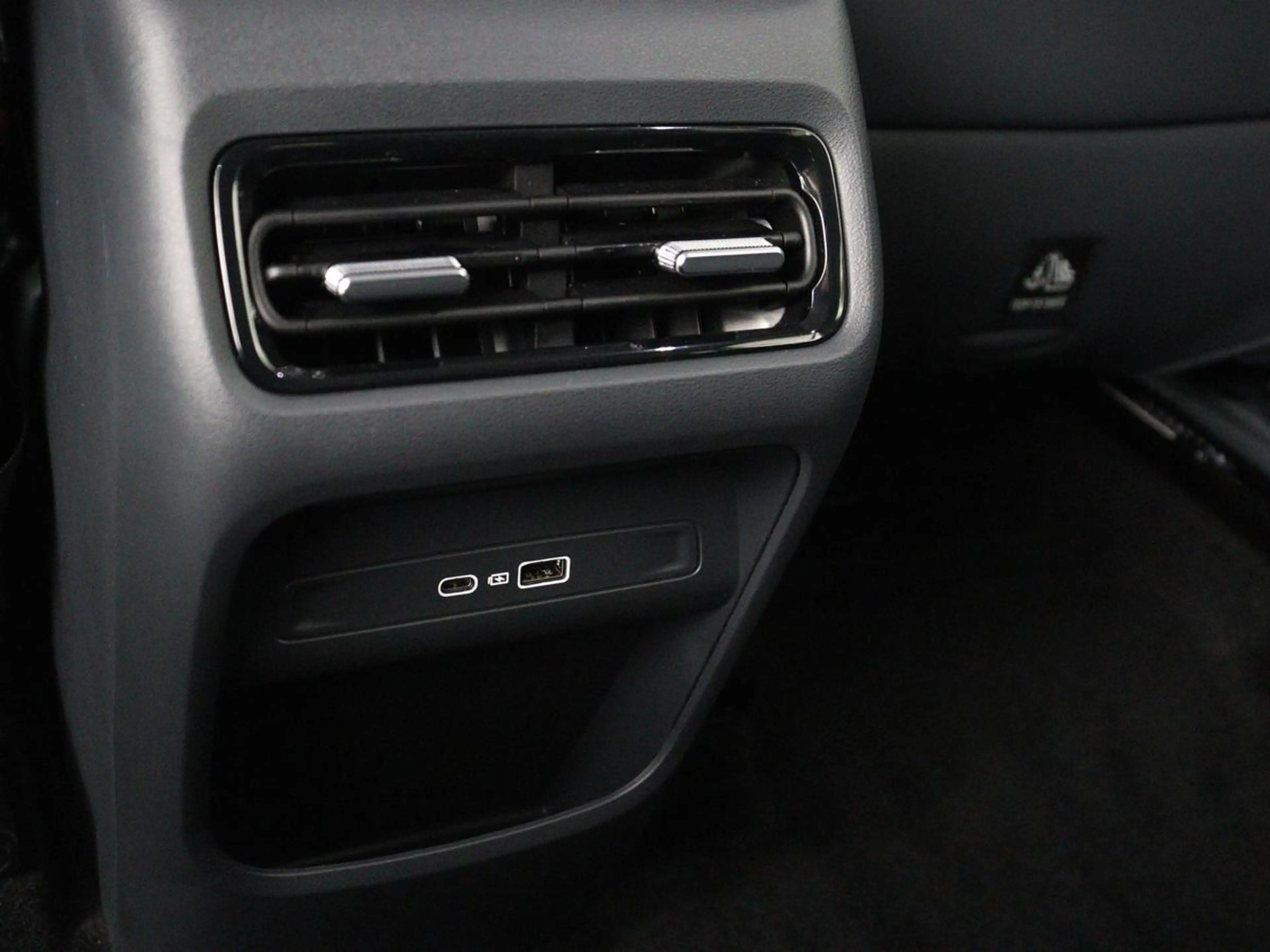 Geely Starray EM-i 1.5 Pro | Leder | Adaptive cruise | Carplay | Full — photo 32