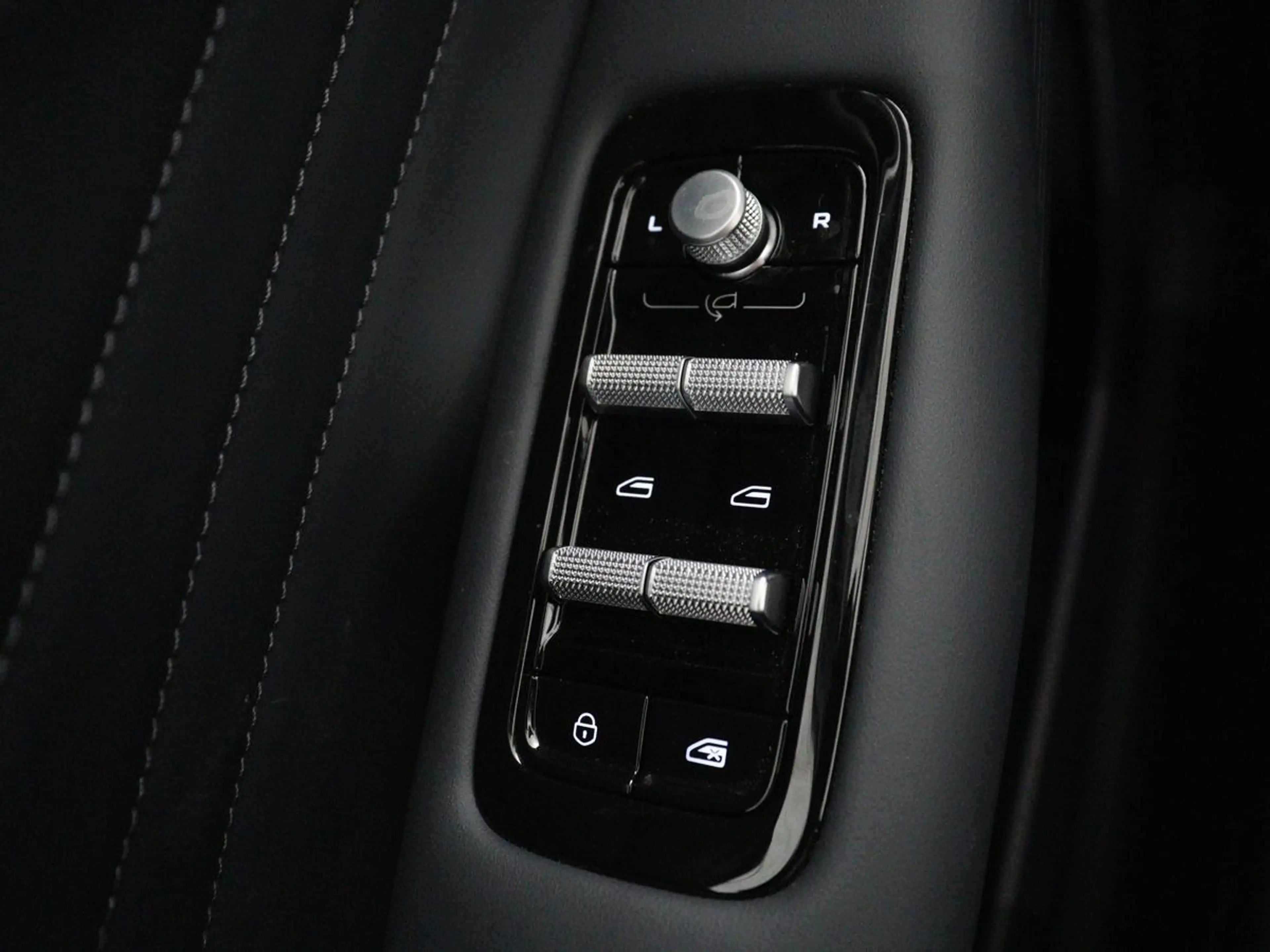 Geely Starray EM-i 1.5 Pro | Leder | Adaptive cruise | Carplay | Full — photo 37