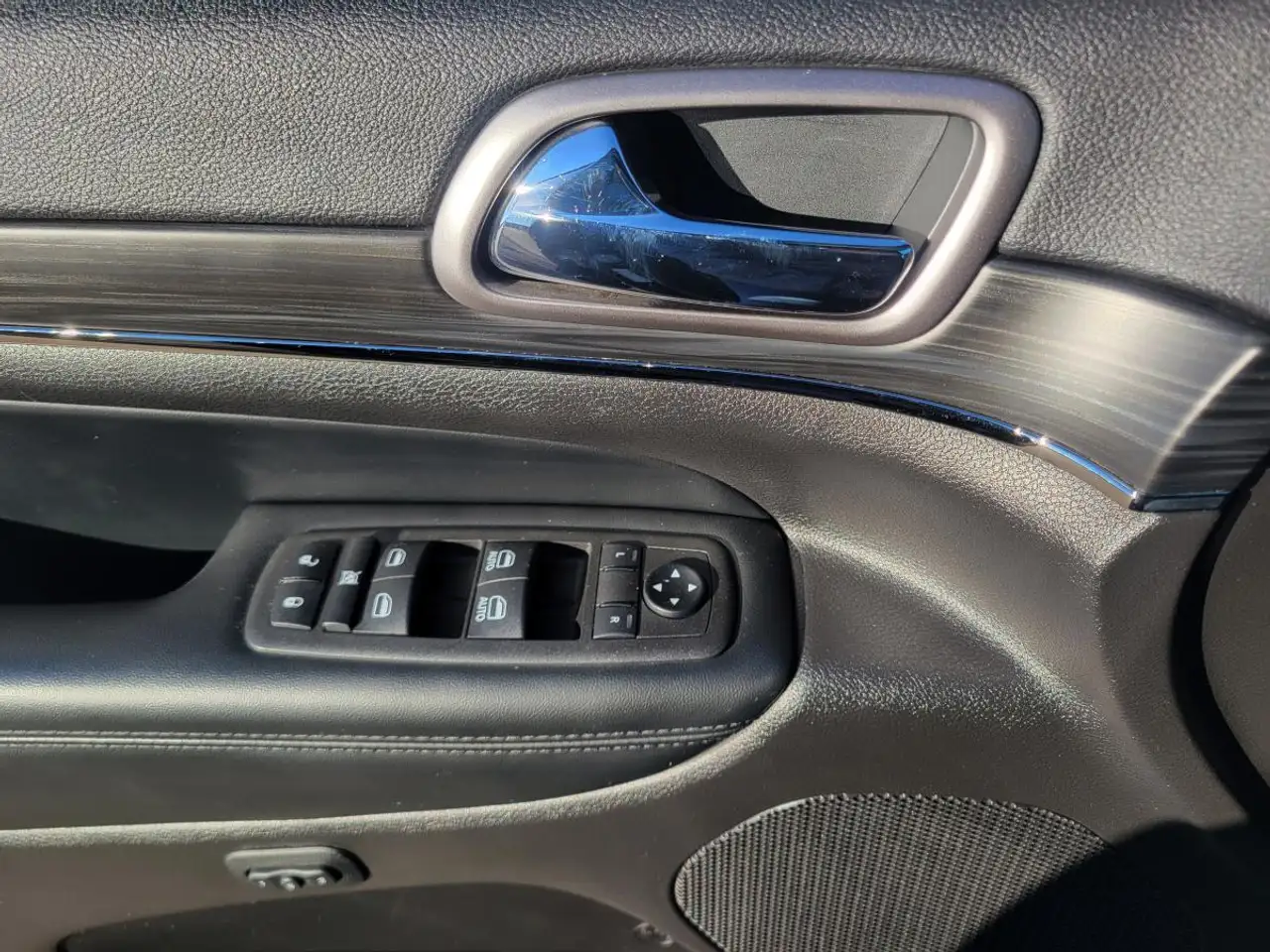 Jeep Grand Cherokee снимка Jeep Grand Cherokee