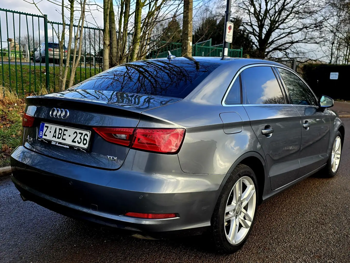 Audi A3 1.6 TDi S Tronic * Cuir * Navi * Euro6 * Garantie* Gris - 2