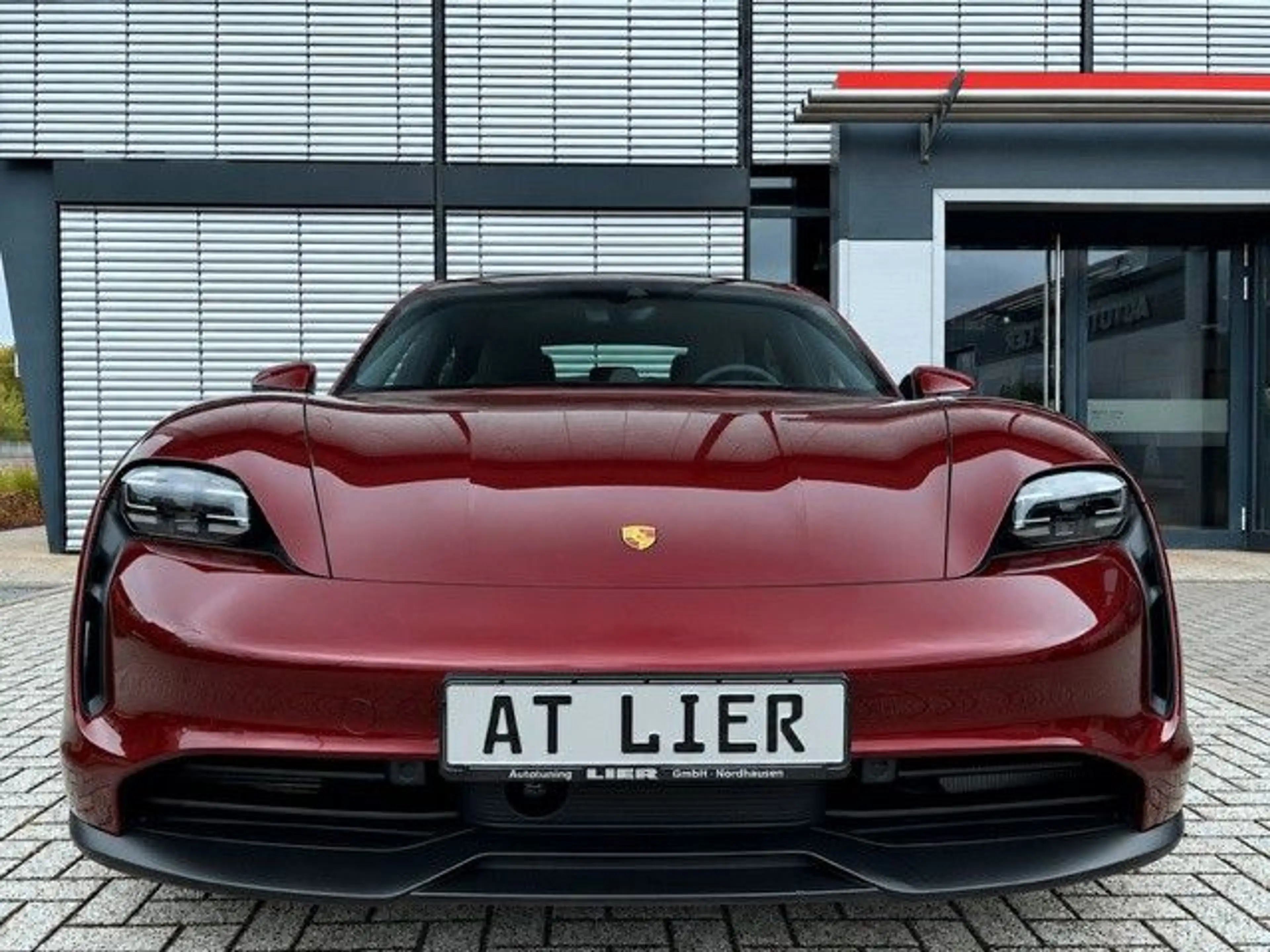 Porsche Taycan Performance Plus Luftfederung HUD ACC — photo 3
