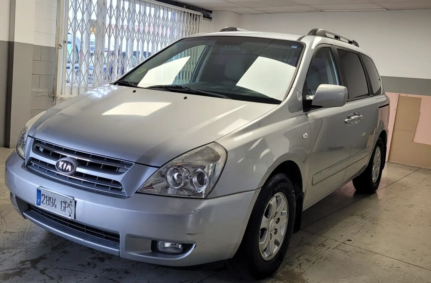 Kia Carnival 2.9CRDI EXI-Active Gri - 1