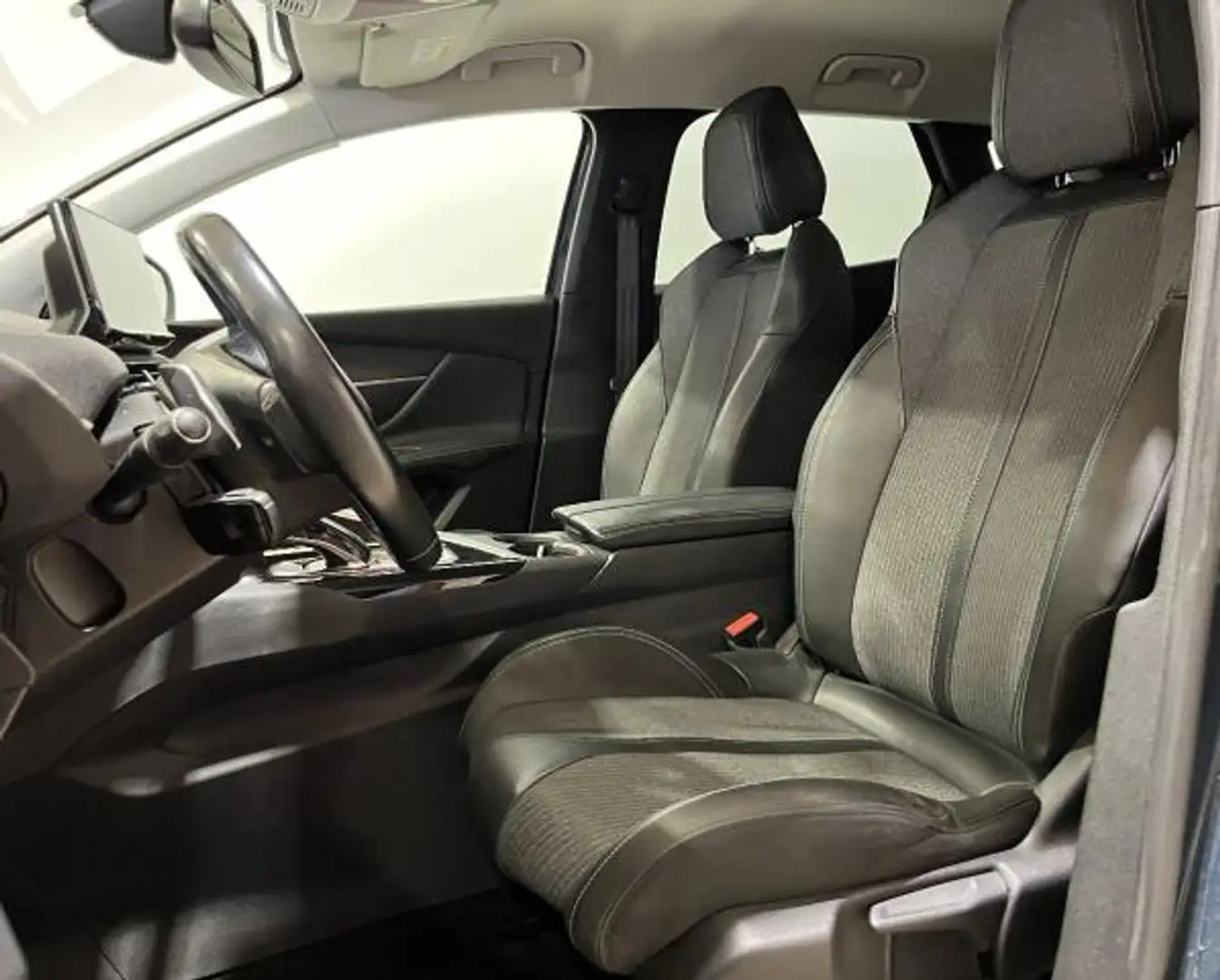 Peugeot 3008 Active 1.5 BlueHDi 130 S&S EAT8 Blauw - 2