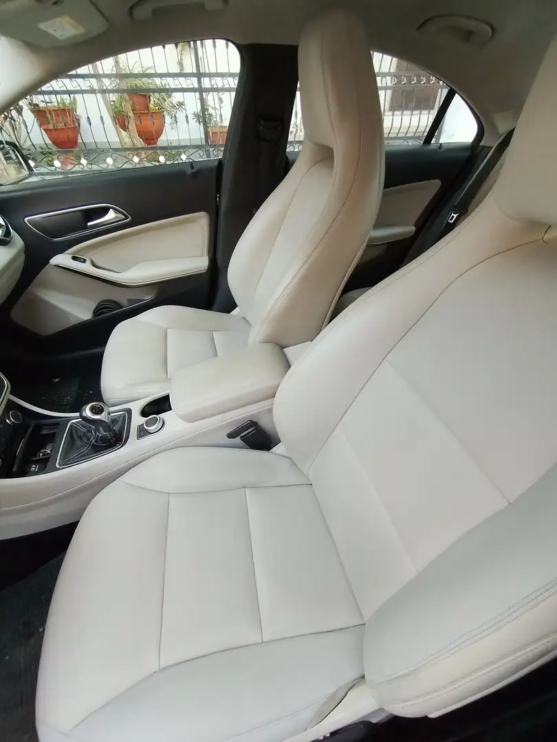 Mercedes-Benz 180 CLA 180 d sport Black - 2