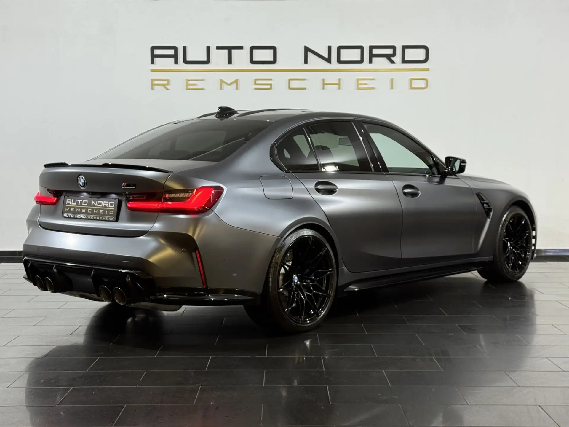 BMW M3 Sedan 2022 건메탈 사진 7