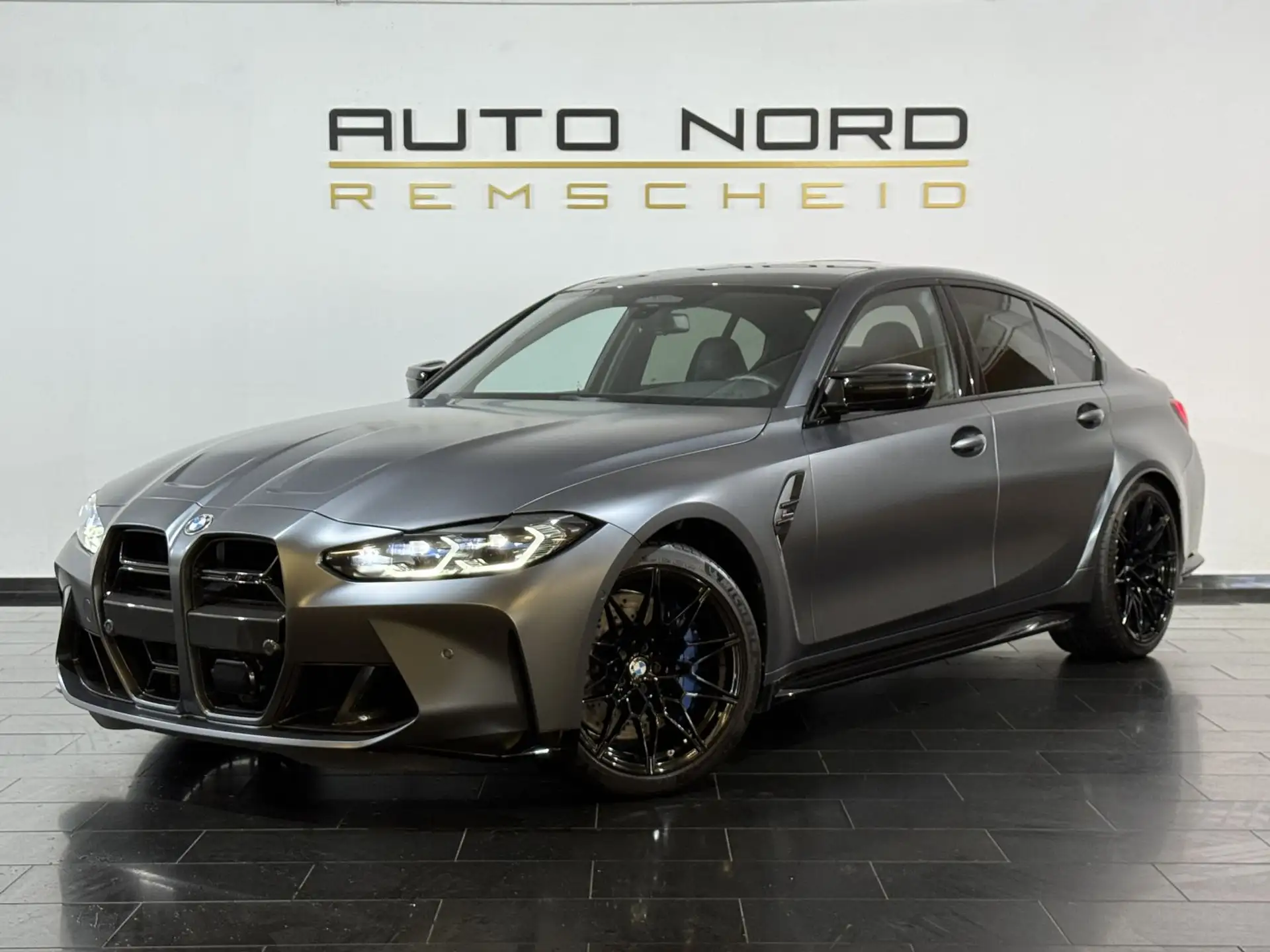 BMW M3 Sedan 2022 건메탈 사진 1
