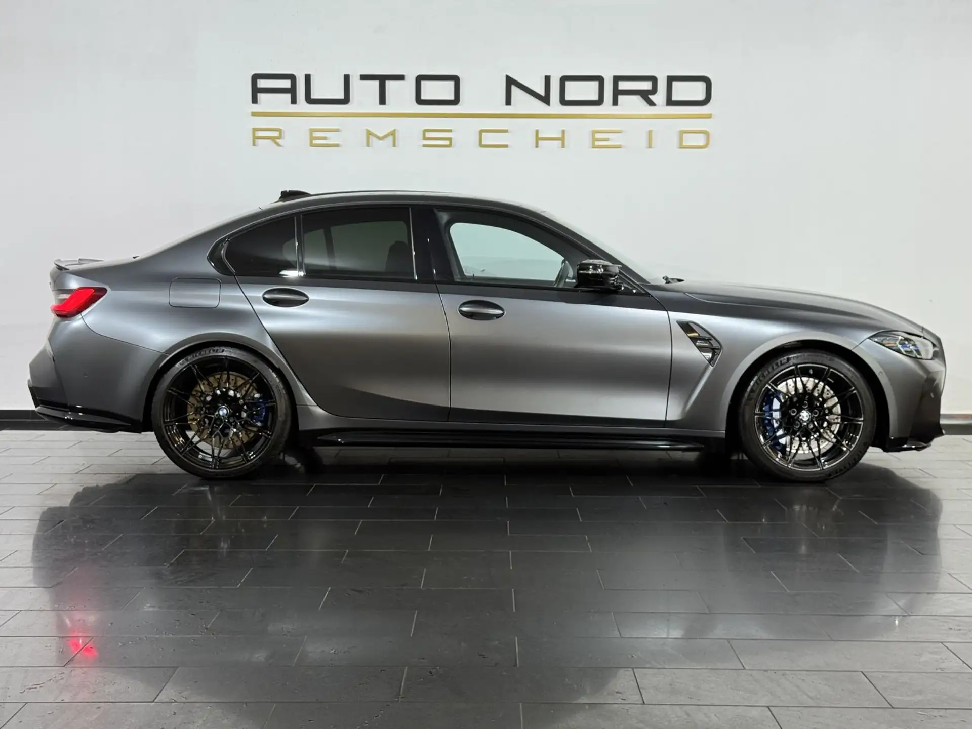 BMW M3 Sedan 2022 건메탈 사진 5