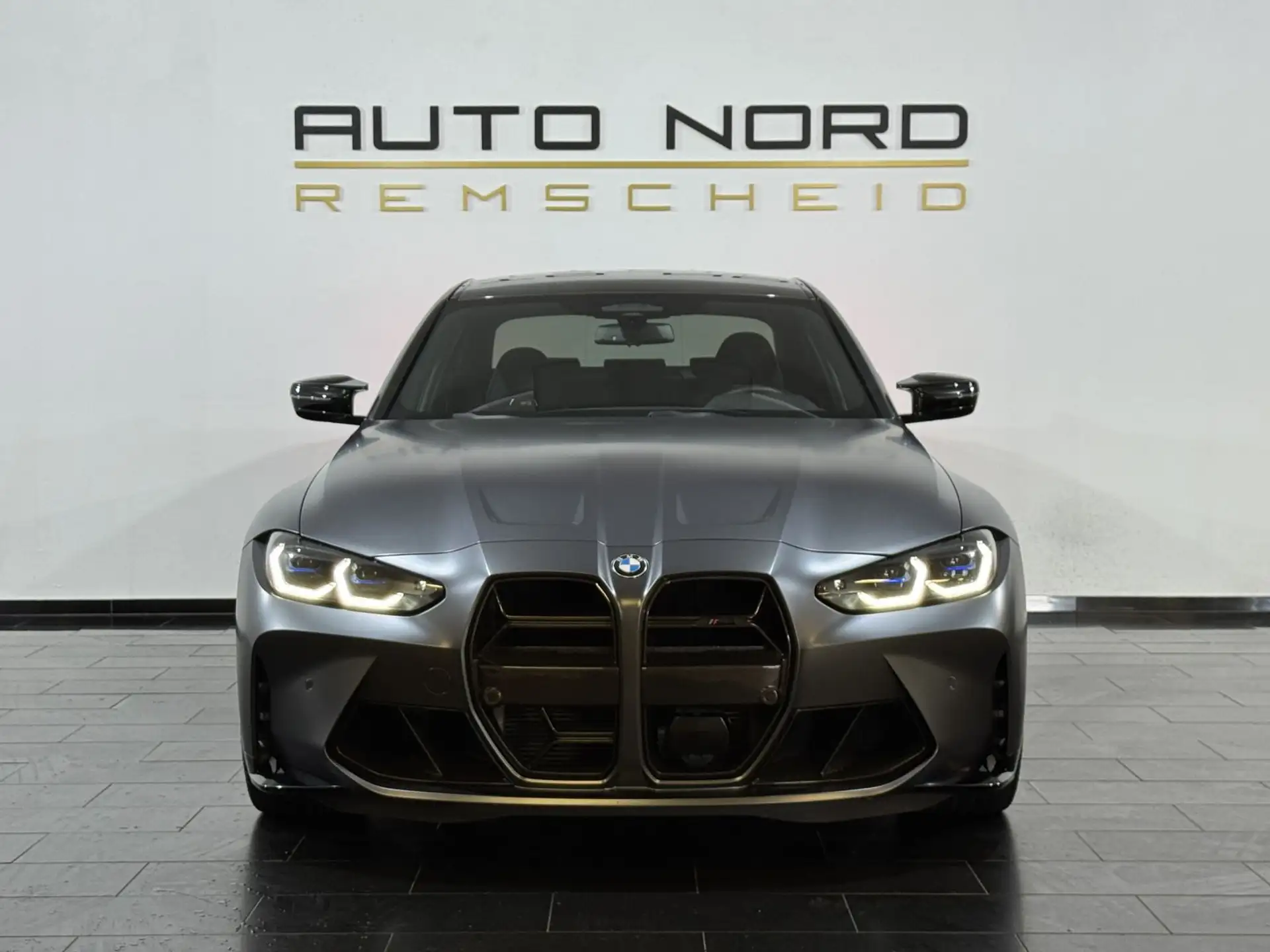 BMW M3 Sedan 2022 건메탈 사진 2