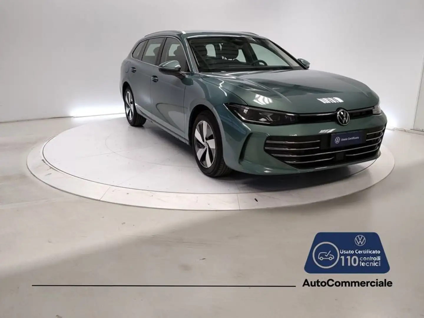 Volkswagen Passat 1.5 eTSI 150 CV ACT DSG Business Verde - 1