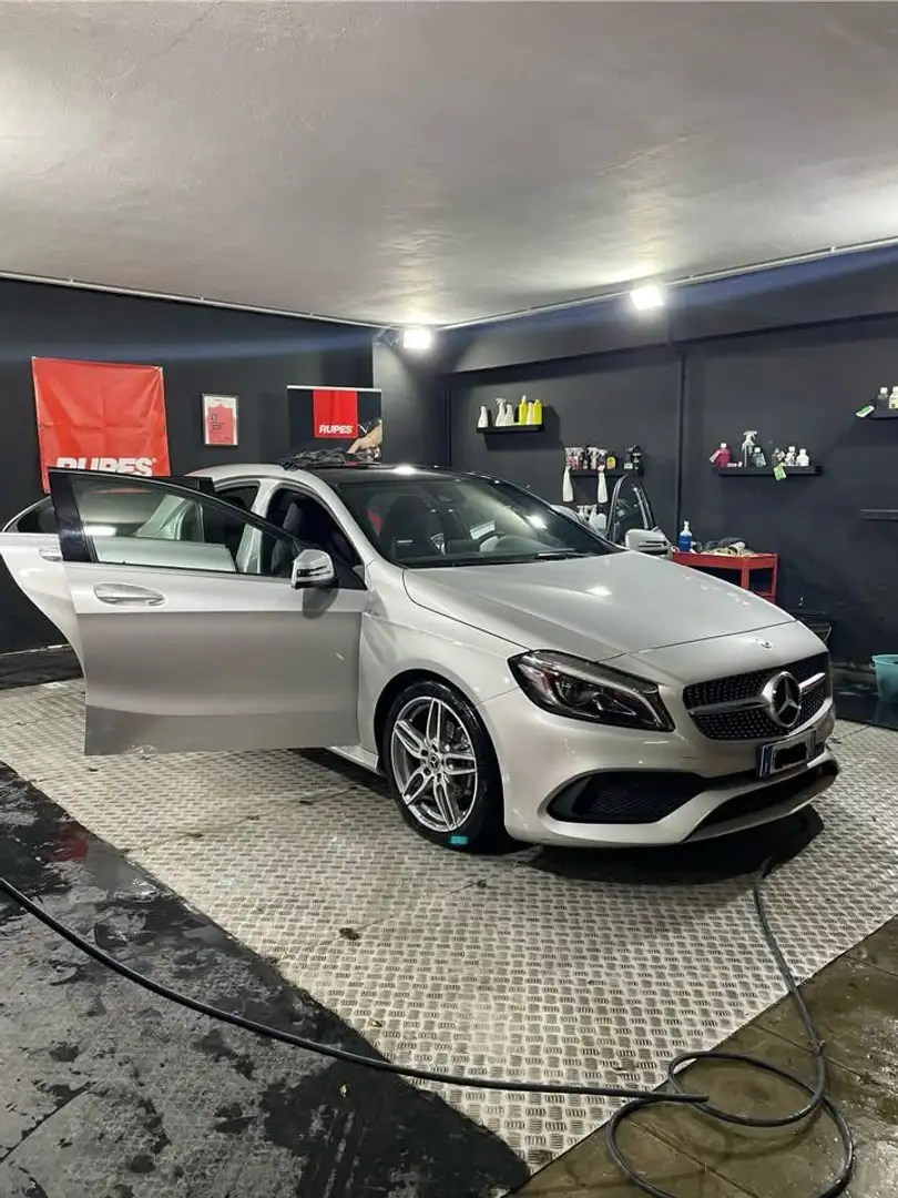 Mercedes-Benz A 200 d Premium Next - 2