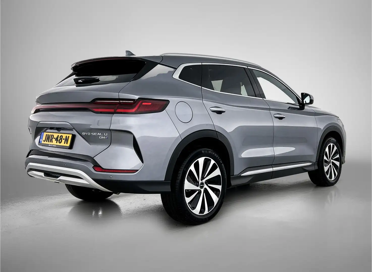 BYD Seal U 1.5 T DM-i AWD Design | Schuif -/- Kanteldak | 19" Gris - 2