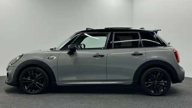 Mini Cooper view 14