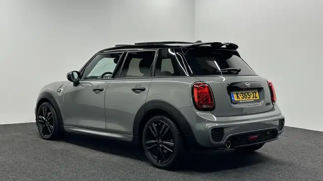 Mini Cooper view 10