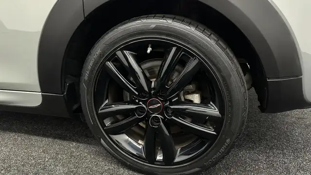 Mini Cooper view 15