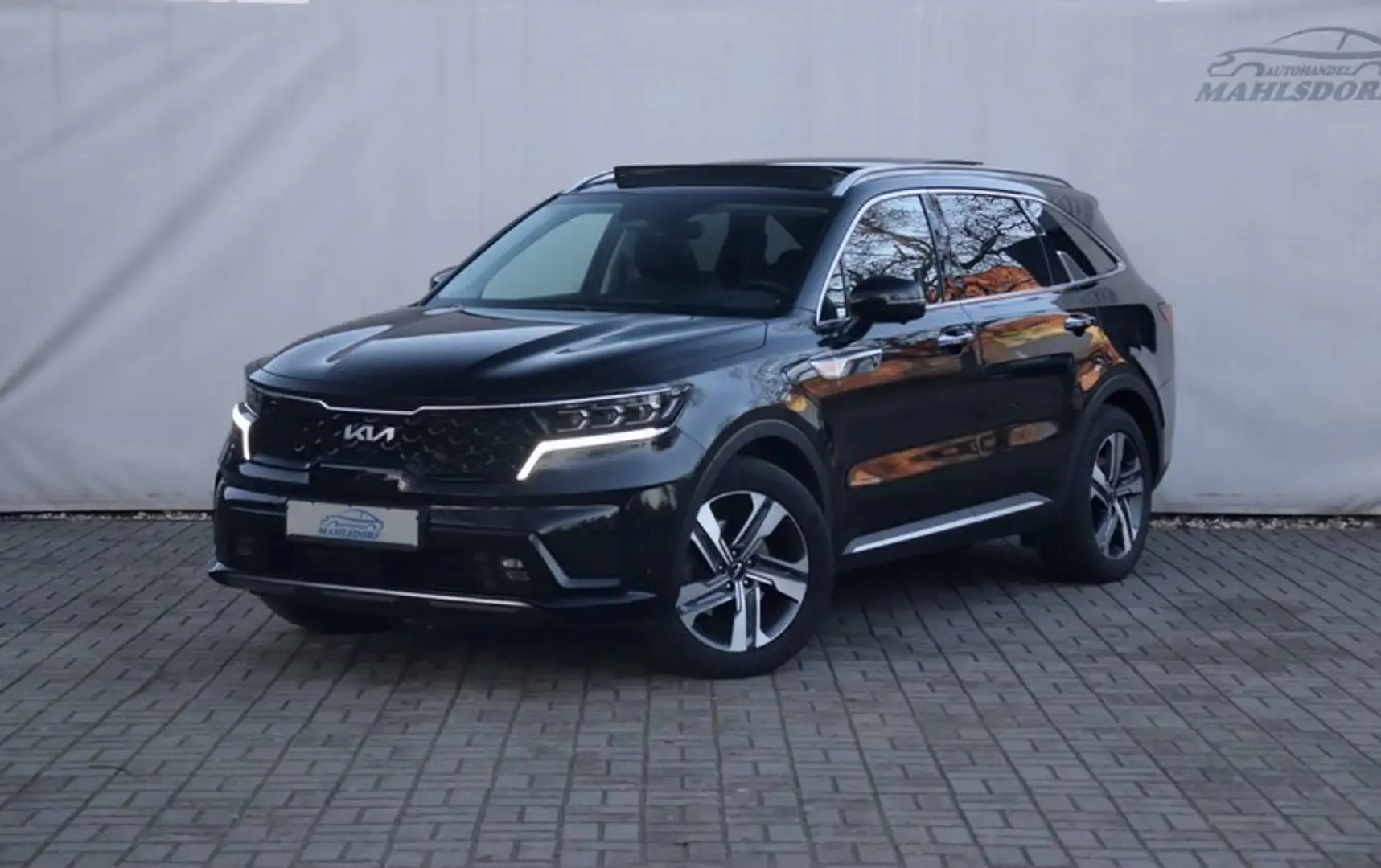 Kia Sorento 1.6 T-GDI Plug-In Hybrid 4WD Schwarz - 1