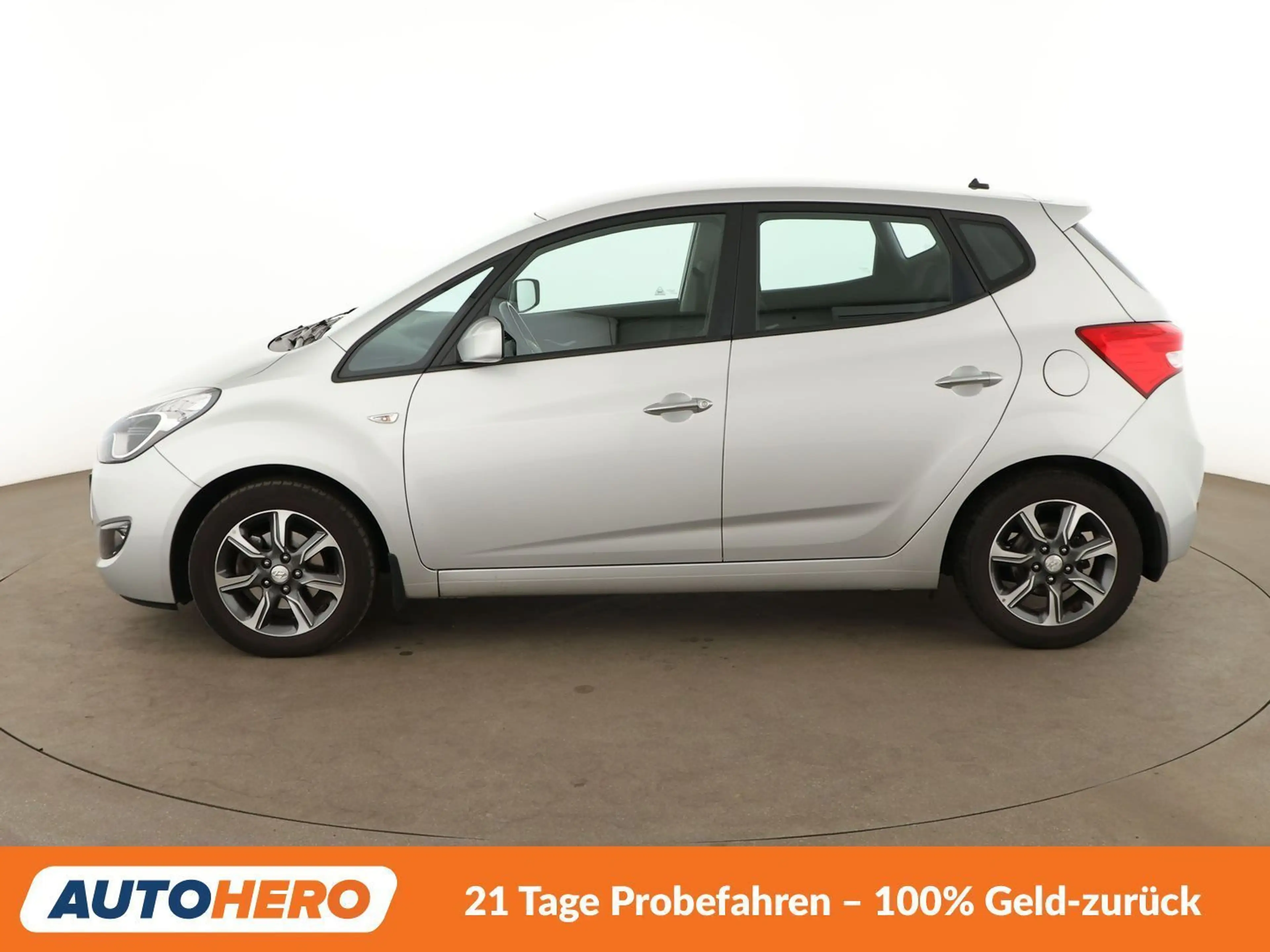 Hyundai iX20 1.6 Comfort Blue *TEMP*PDC*ALU*KLIMA*GARANTIE* — photo 3