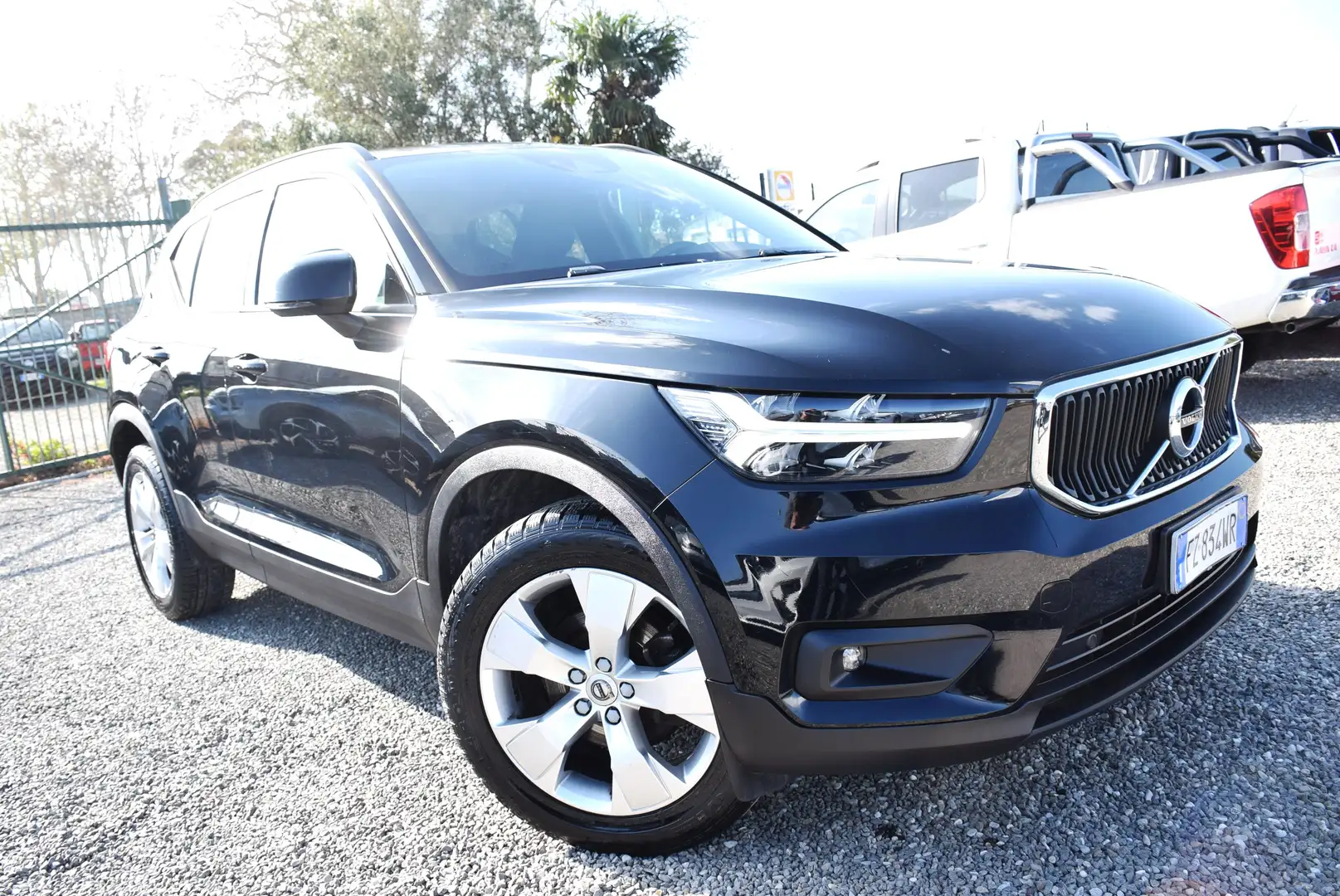 Volvo XC40 2.0D3 150CV 6M NAVI ADAS LED SENSORI CAM IVA DETRA Nero - 2