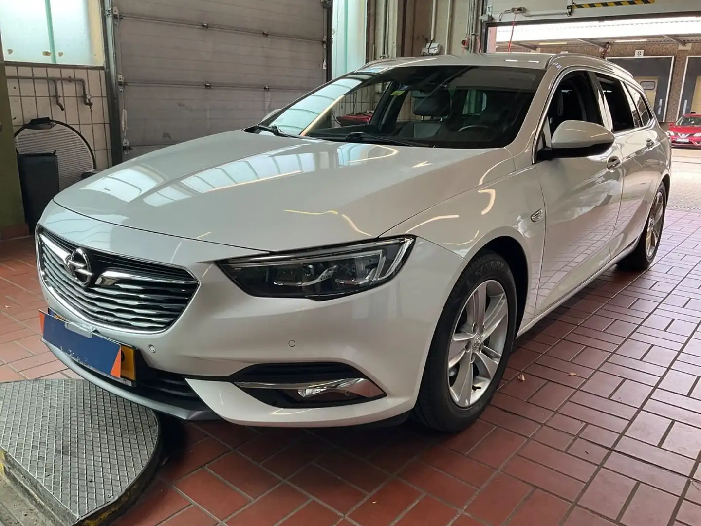 Opel Insignia Innovation Weiß - 1