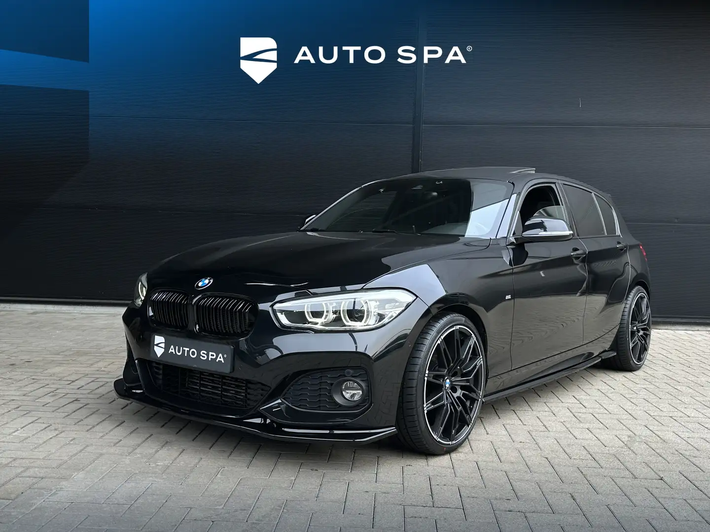 BMW 118 1 Serie 118i LCI | 5-Deurs | AUT | M-SPORT | PANOD Negro - 1