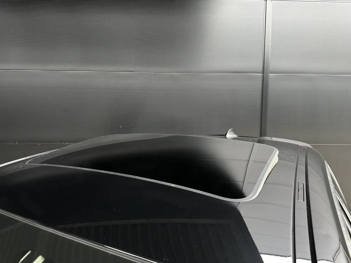 BMW 118 1 Serie 118i LCI | 5-Deurs | AUT | M-SPORT | PANOD Negro - 2